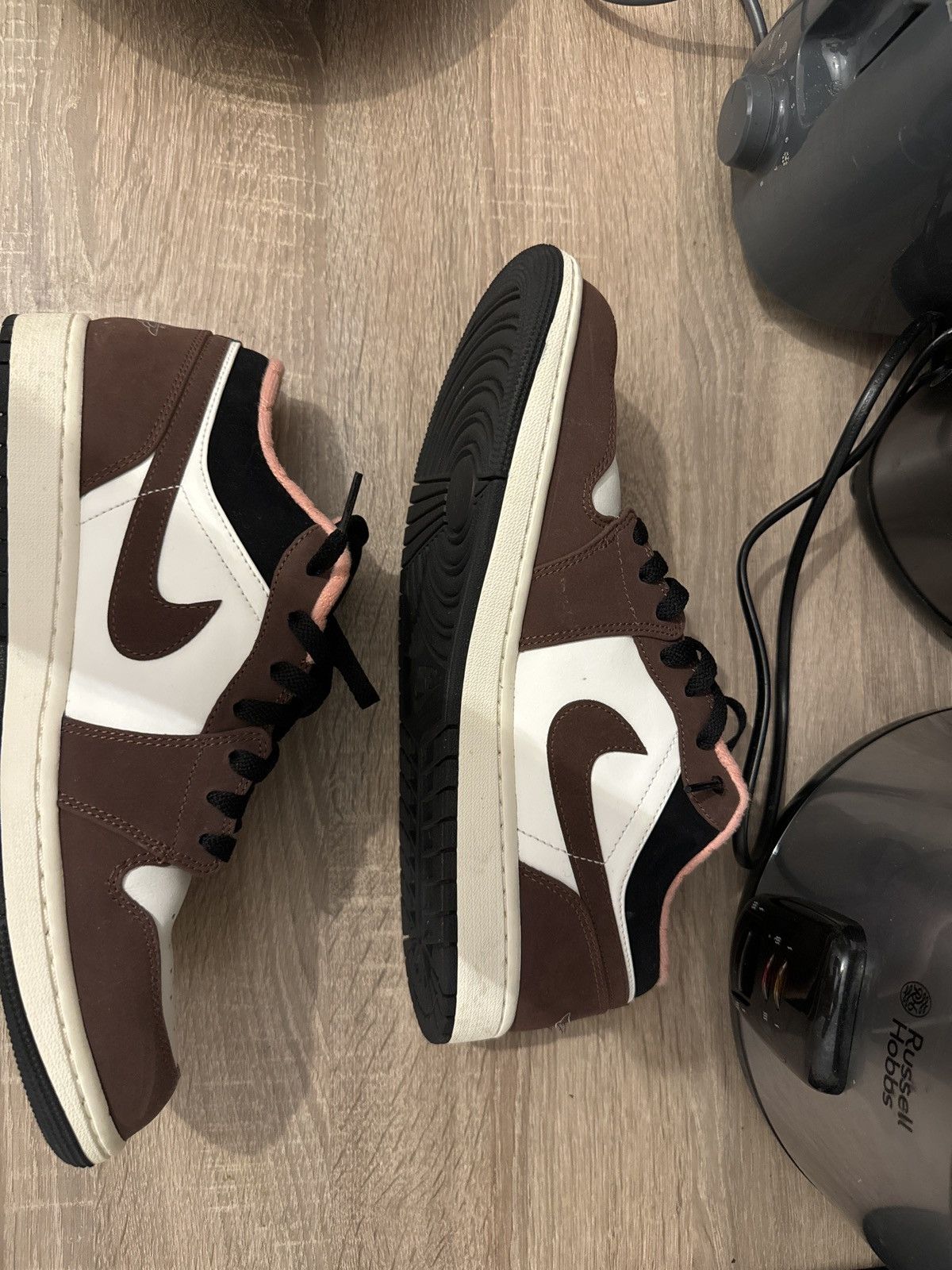 Jordan Brand Jordan 1 low mocha Size US 11.5 / EU 44-45 - 6 Thumbnail