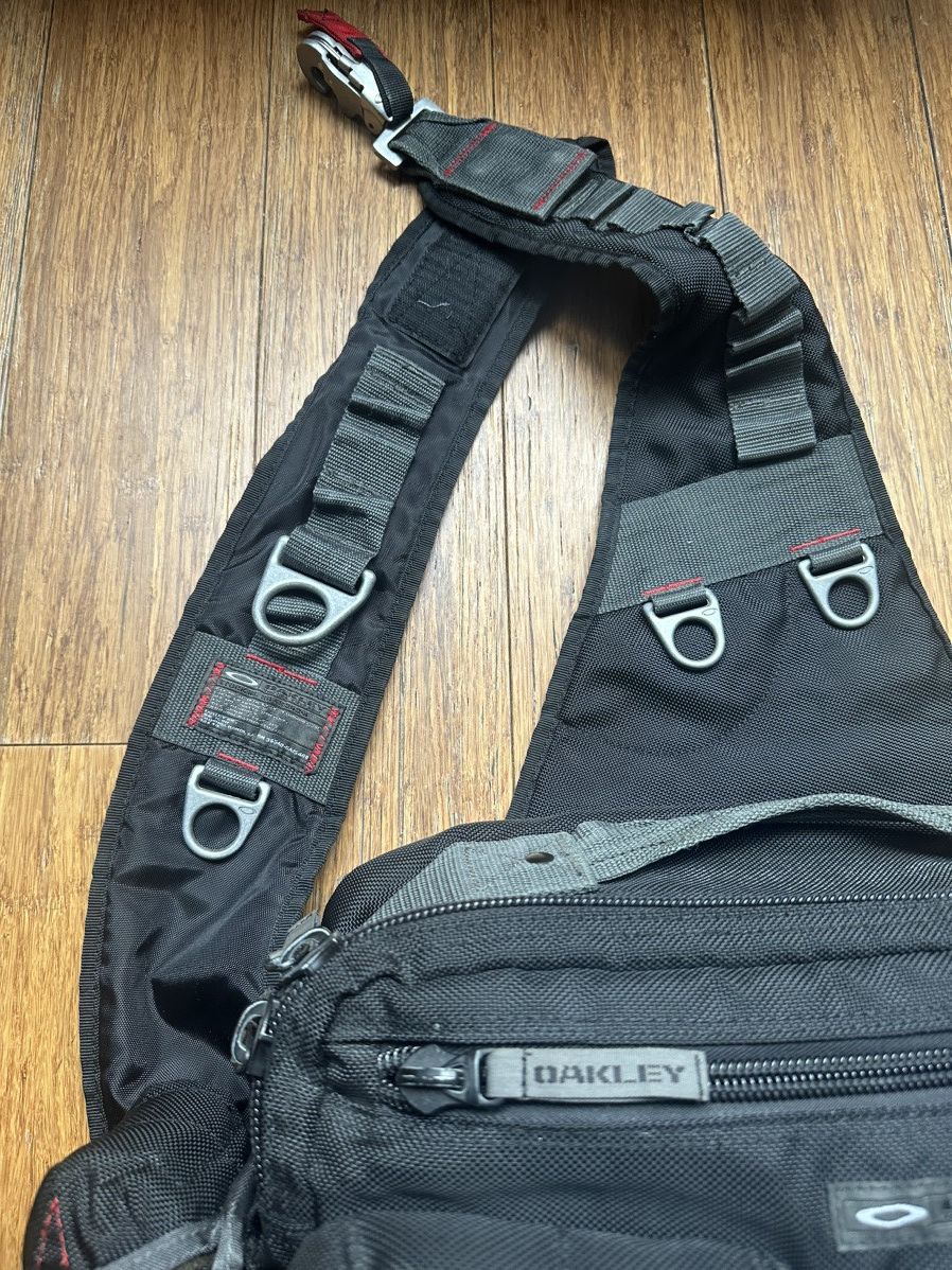 Oakley Oakley Vintage Tactical Field Gear Messenger Sling Gorpcore