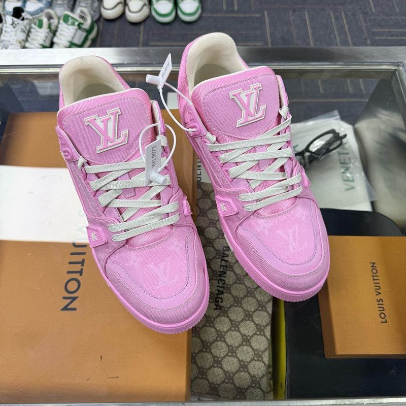 Louis Vuitton Louis Vuitton Pink Canvas Low-Top Trainers - Size US 10 / EU 43 - 2 Thumbnail