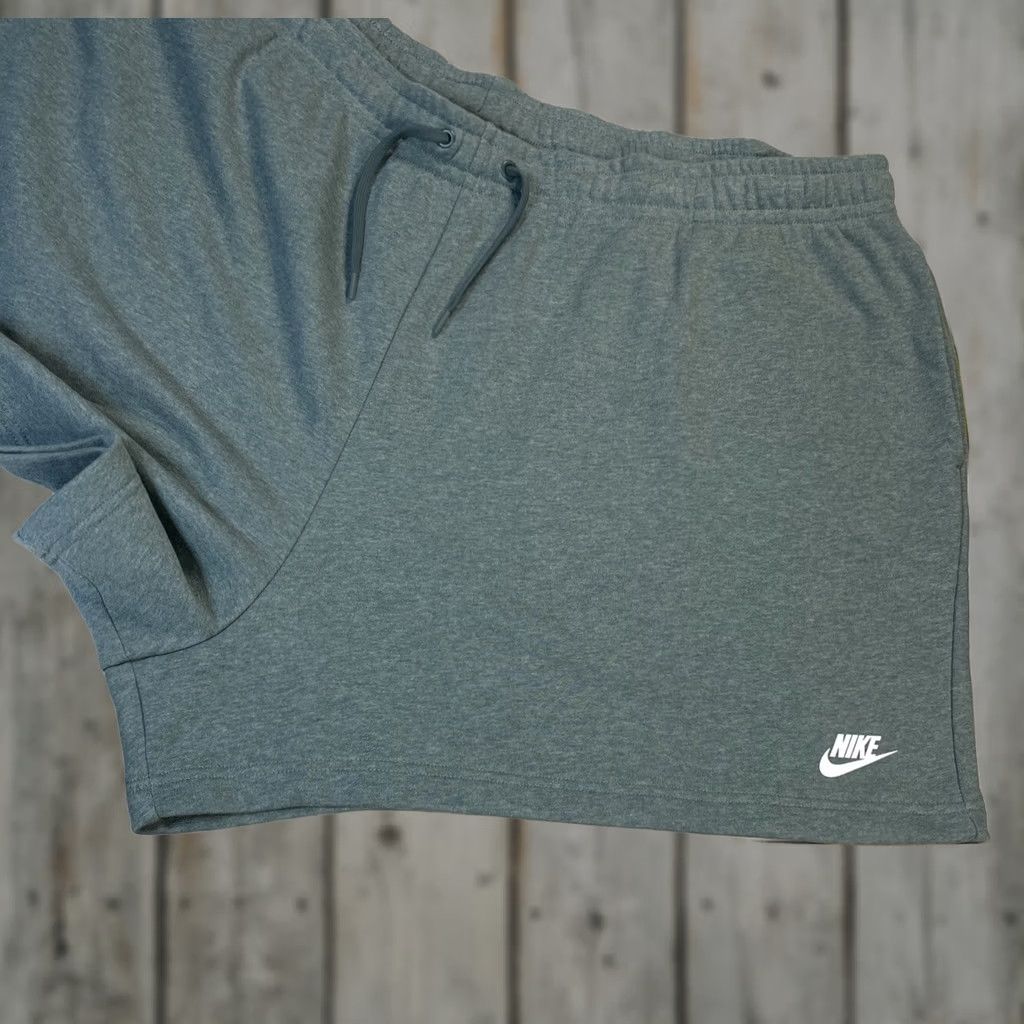 Nike Nike Women’s Sweat Shorts 3XL XXXL Green Swoosh Drawstring Regular Fit Size 40" / US 18 - 1 Thumbnail