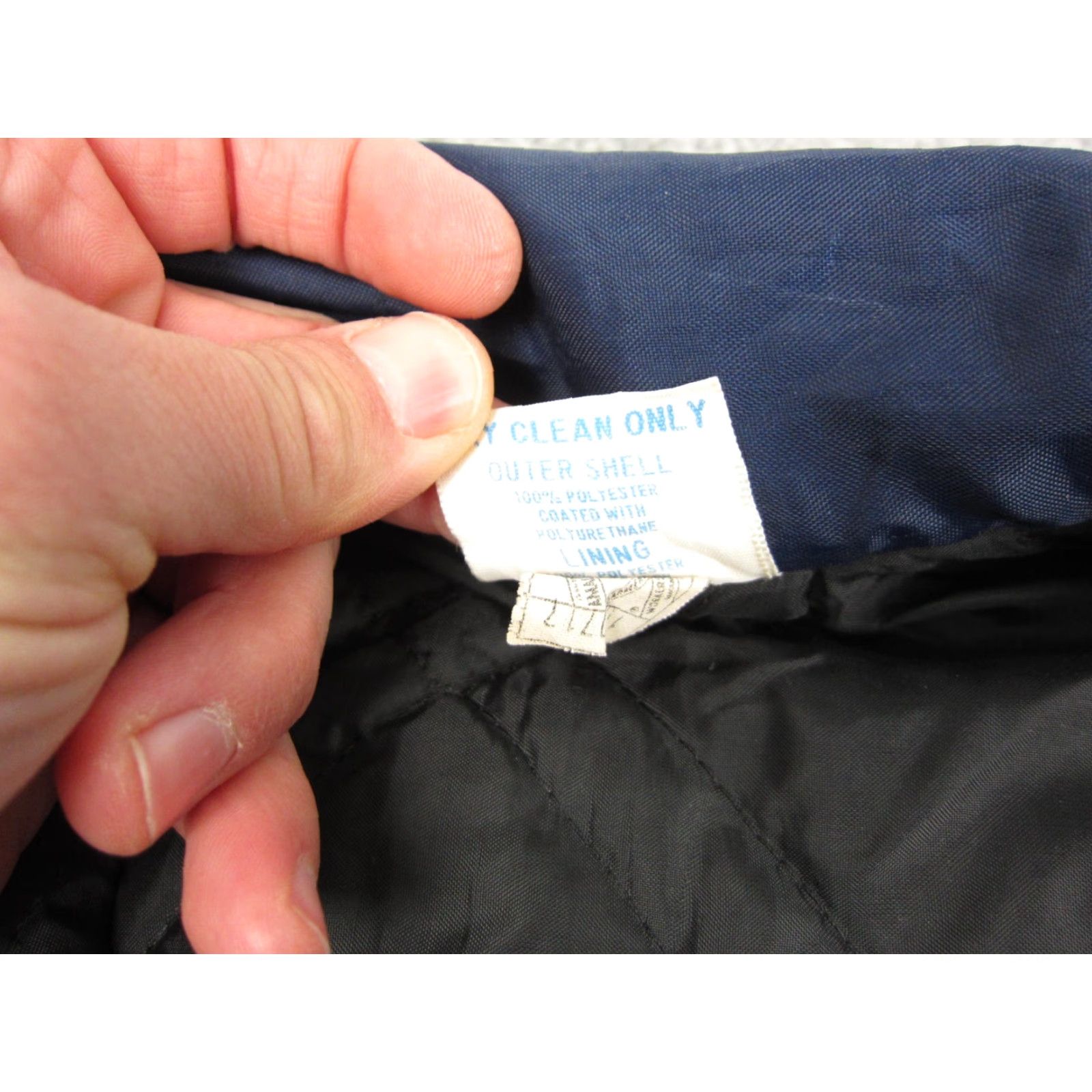 Vintage VINTAGE Unitog Jacket Mens Large Blue Bomber Jacket Zip Up Quilted Lined N/A 80s Outdoor Workwear Logo Canvas Nylon Jacket Size US L / EU 52-54 / 3 - 4 Thumbnail
