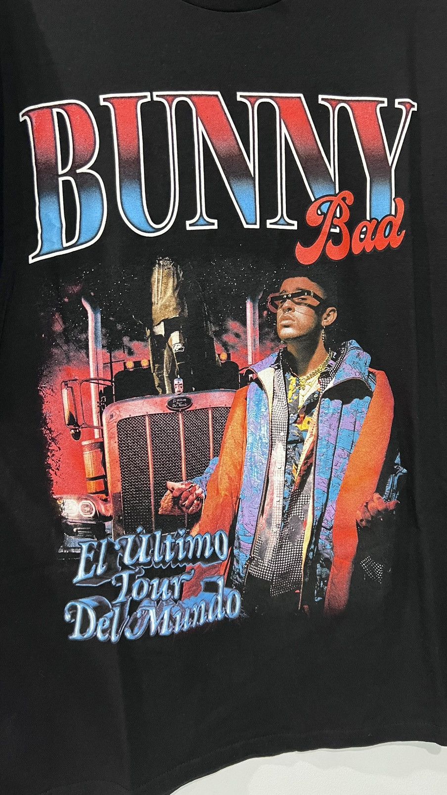 Band Tees Bad Bunny “El Ultimo Tour Del Mundo” Tshirt Size XL Size US XL / EU 56 / 4 - 3 Thumbnail