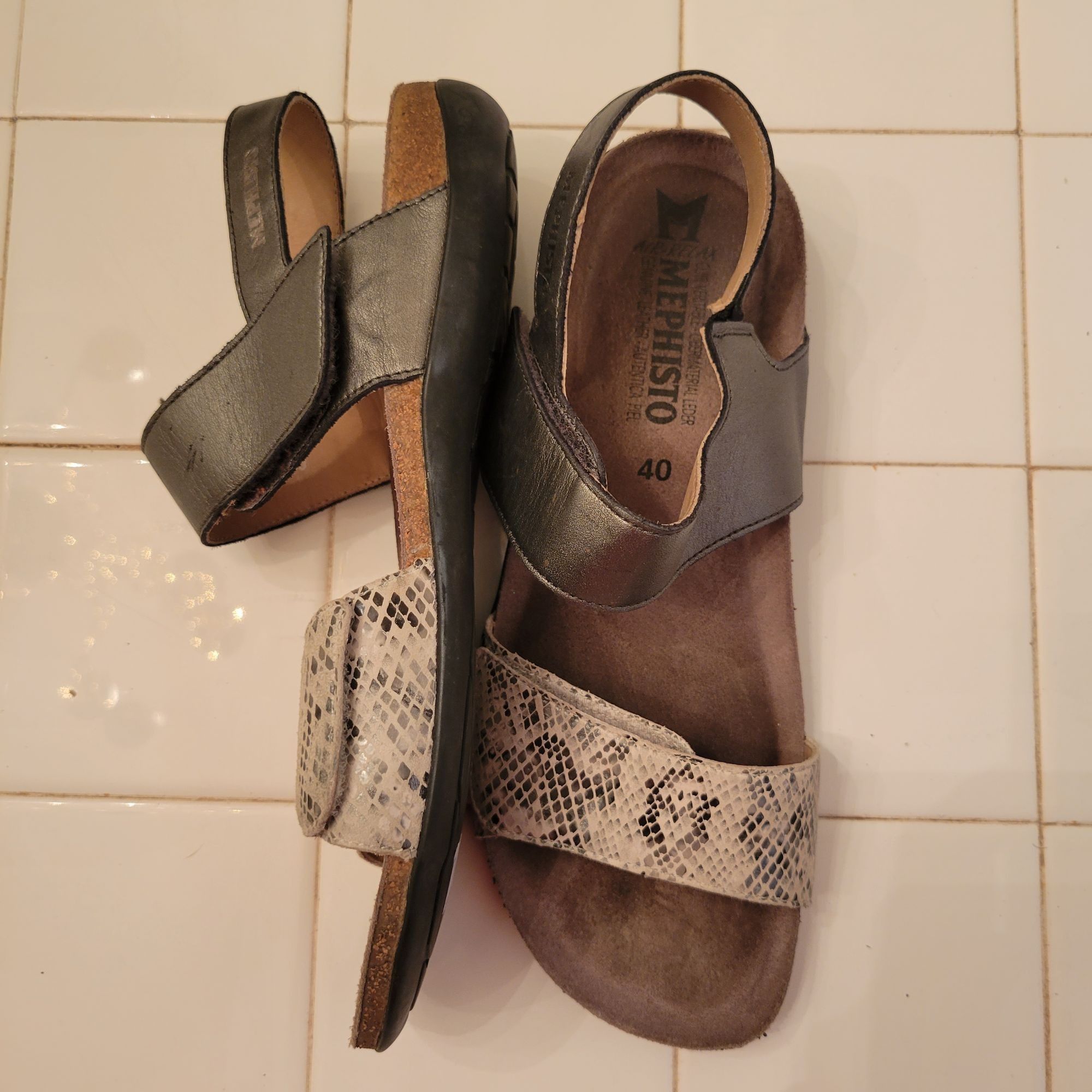 Mephisto Mephisto Cork Footbed Sandals 10 Snakeskin Print Grey Leathe Size US 10 / IT 40 - 1 Thumbnail