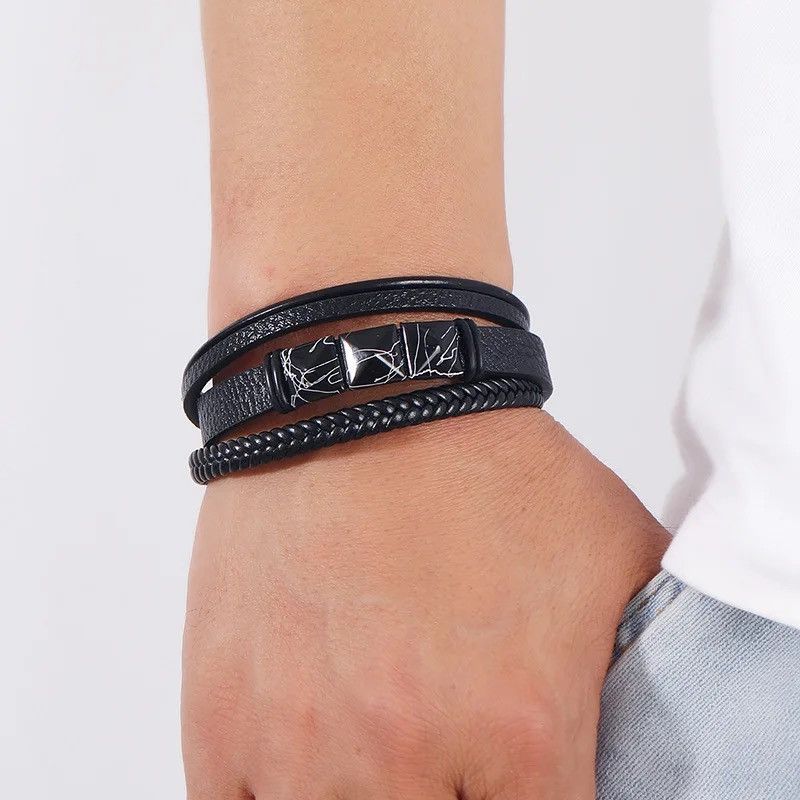 Other Crack Pyramids Black Bracelet Size ONE SIZE - 2 Thumbnail