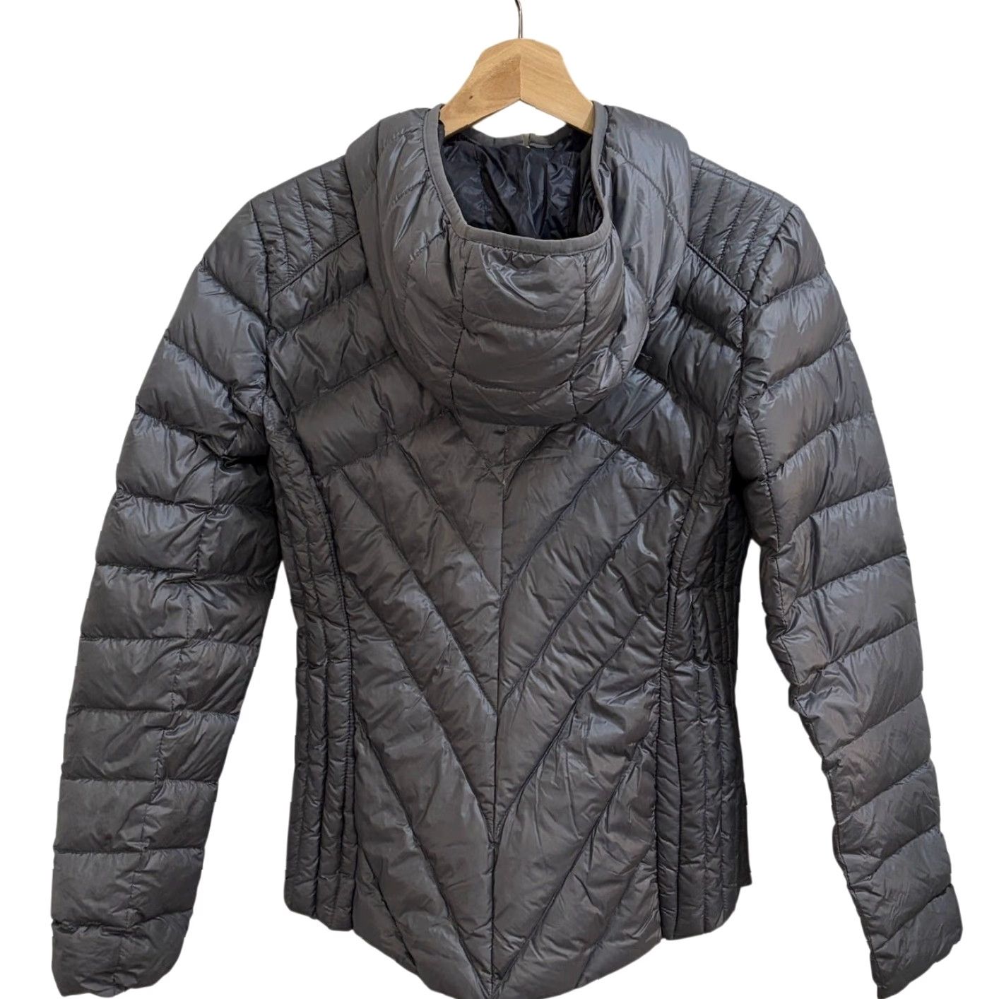 BCBGeneration BCBGGeneration Puffer Jacket Womens Small Gray Down Packable Hooded Quilted Zip Short Insulated Fall Winter Casual Travel Womens Size S / US 4 / IT 40 - 2 Thumbnail