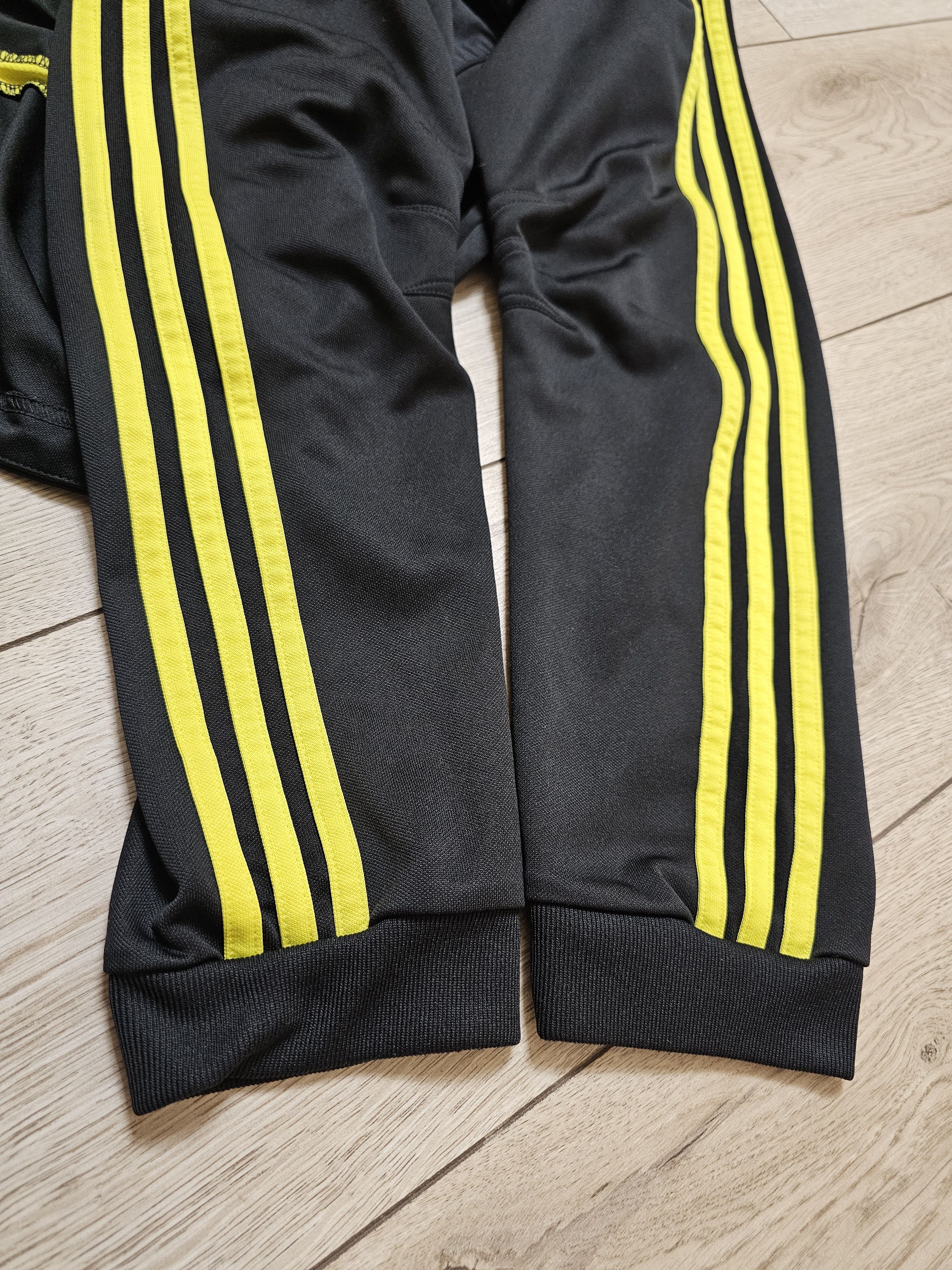 Adidas LIVERPOOL 2010 2011 FOOTBALL JACKET SOCCER TRAINING JACKET Size US XL / EU 56 / 4 - 5 Thumbnail