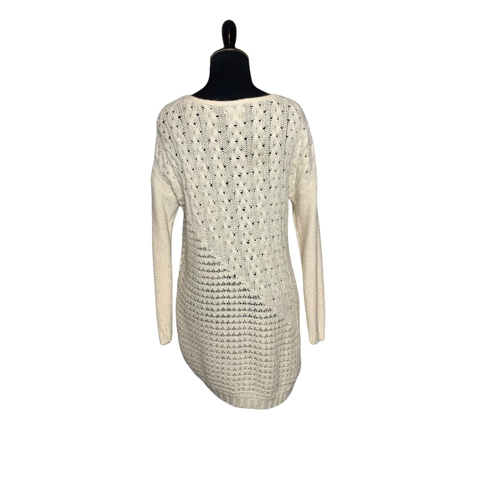 Lucky Brand Lucky Brand cream long sleeves sweater size medium Size M / US 6-8 / IT 42-44 - 2 Thumbnail