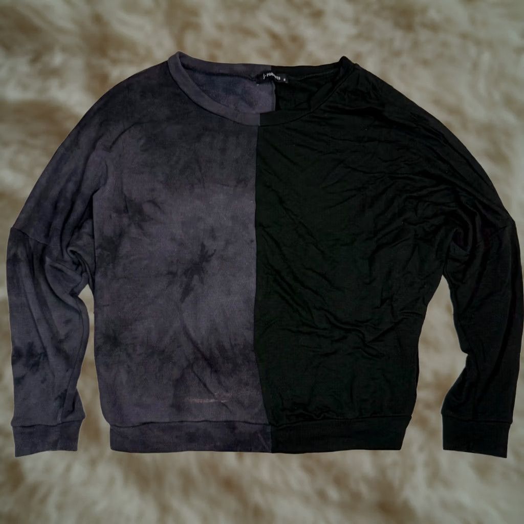 Vintage J. Roberts Sweatshirt Sz S Gray/Black Long Sleeve Pullover Womens *bleach stain* Size S / US 4 / IT 40 - 1 Thumbnail