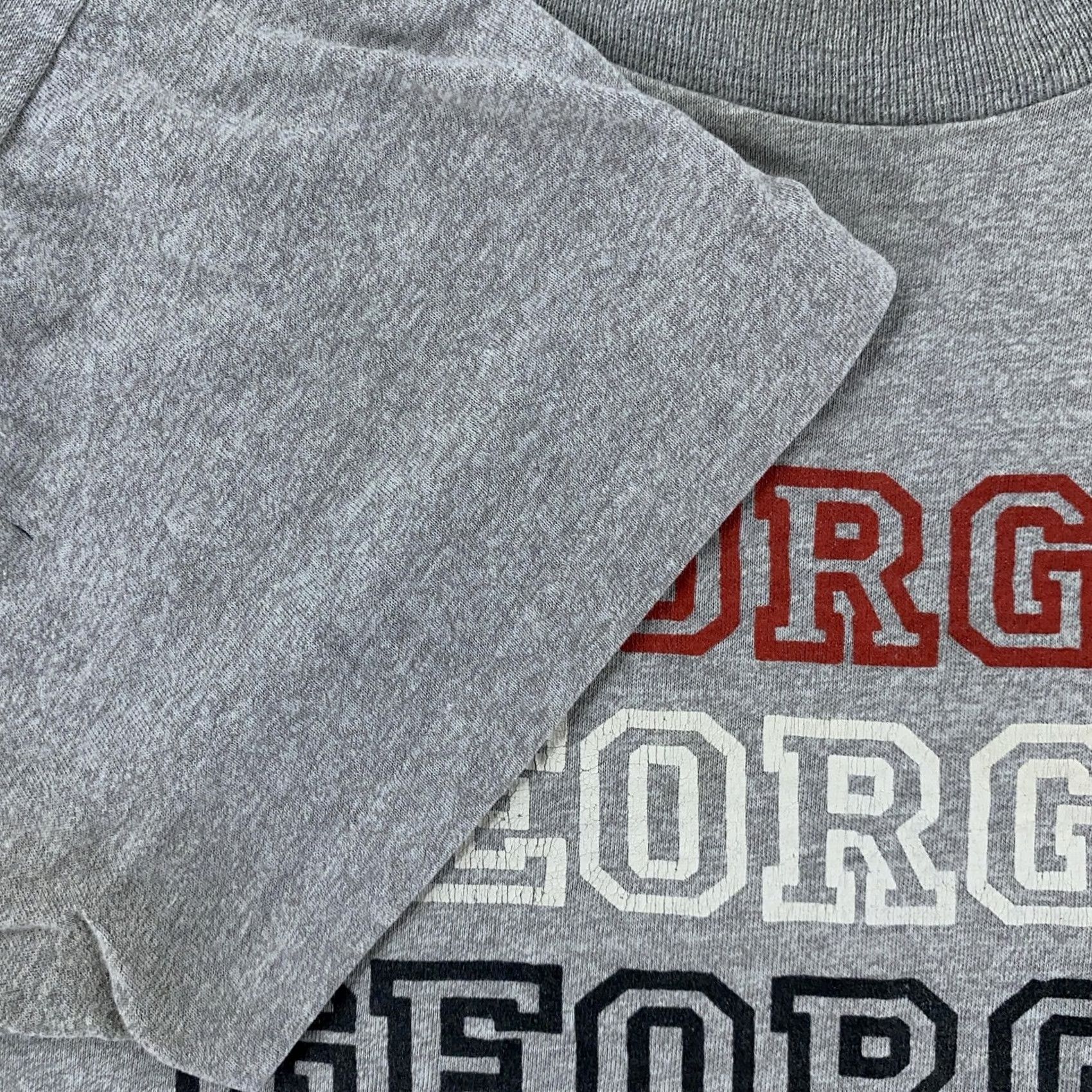 Nike VINTAGE Distressed 80s University of Georgia Nike T-Shirt BOXY CROP FIT M Gray Mens Short Sleeve Crew Neck Graphic Print Shirt Size US M / EU 48-50 / 2 - 6 Thumbnail