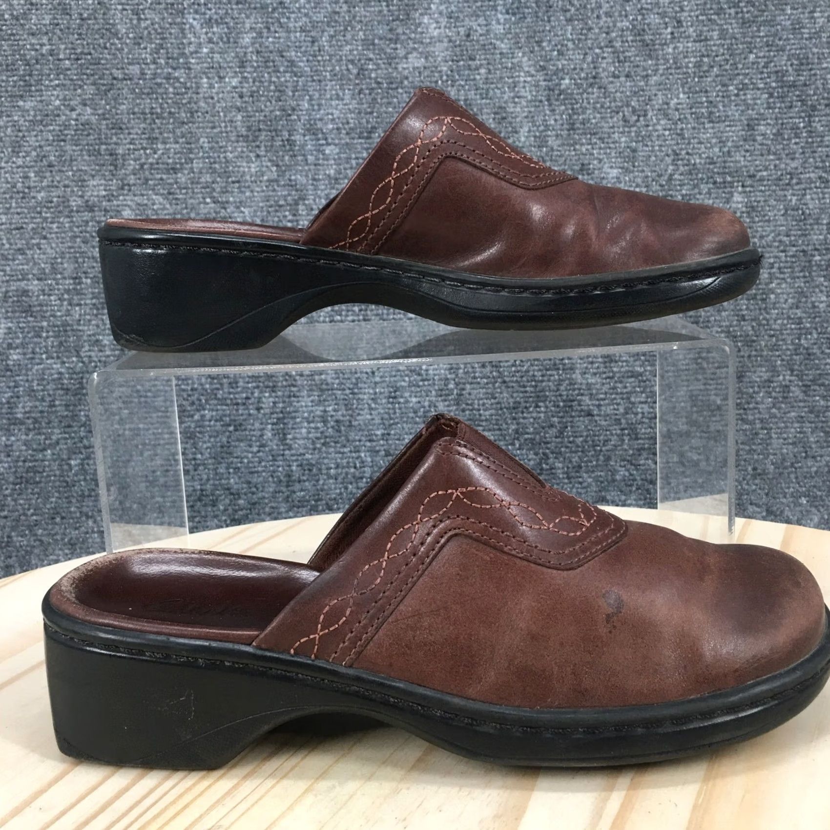 Clarks Clarks Sandals Womens Mules 6 Slip On Brown Leather Casual Comfort Flat Shoes Size US 6 / IT 36 - 2 Thumbnail