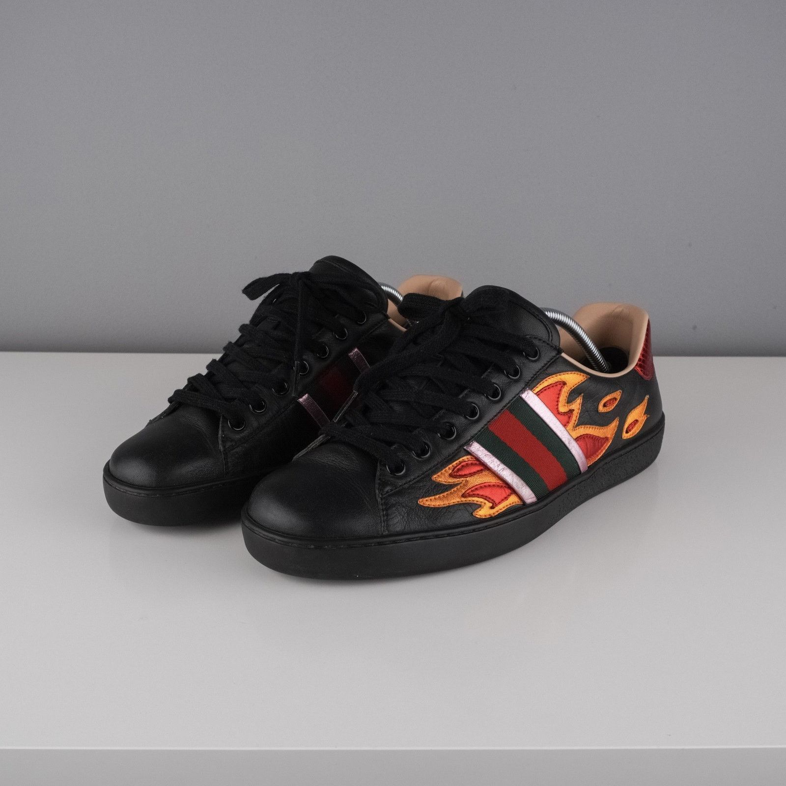 Gucci Gucci ace flame logo black leather sneakers Size US 6 / EU 39 - 1 Thumbnail