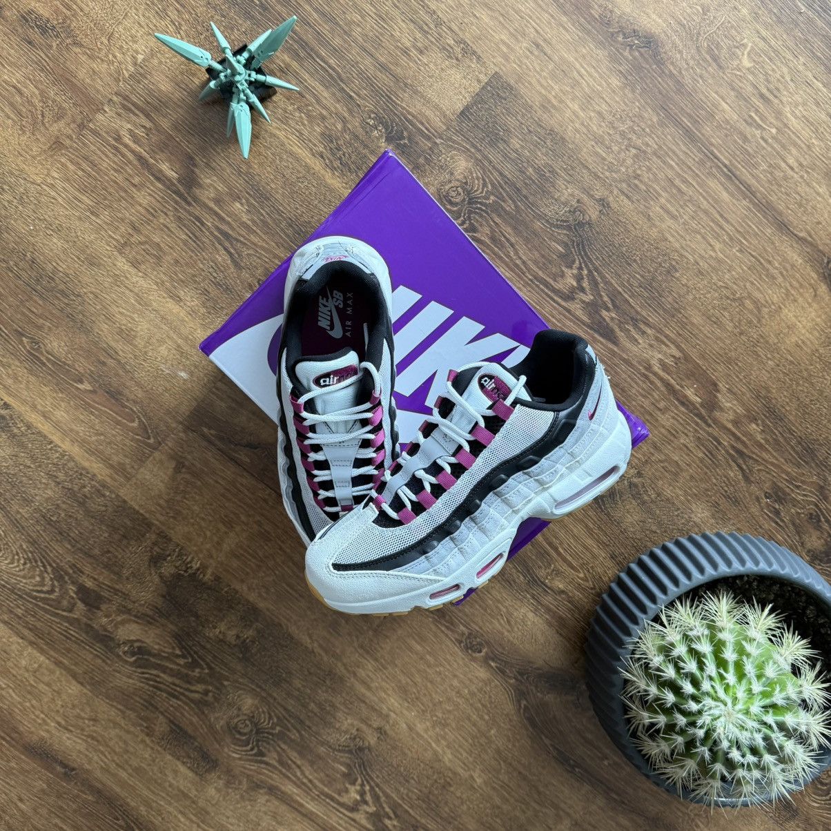Nike Nike Air Max 95 Sb “Cactus Flower” Size US 9.5 / EU 42-43 - 4 Thumbnail