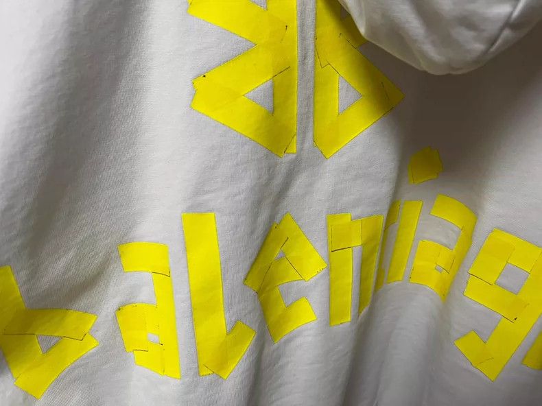 Balenciaga Balenciaga White Ripped Tape Patch Hoodie Size US S / EU 44-46 / 1 - 4 Thumbnail