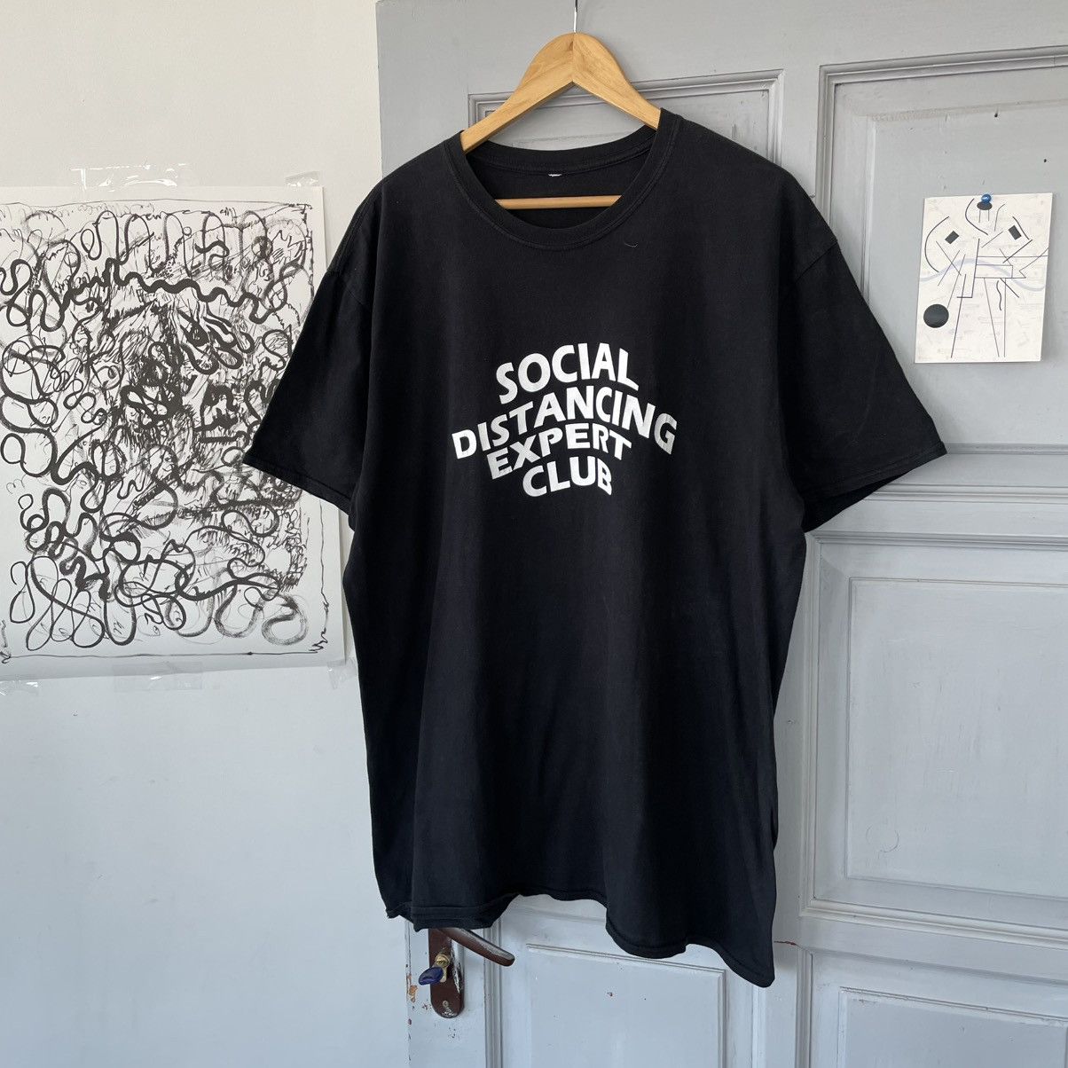 Vintage Vintage Social Distancing Expert Club T-shirt Size XL Size US XL / EU 56 / 4 - 3 Thumbnail