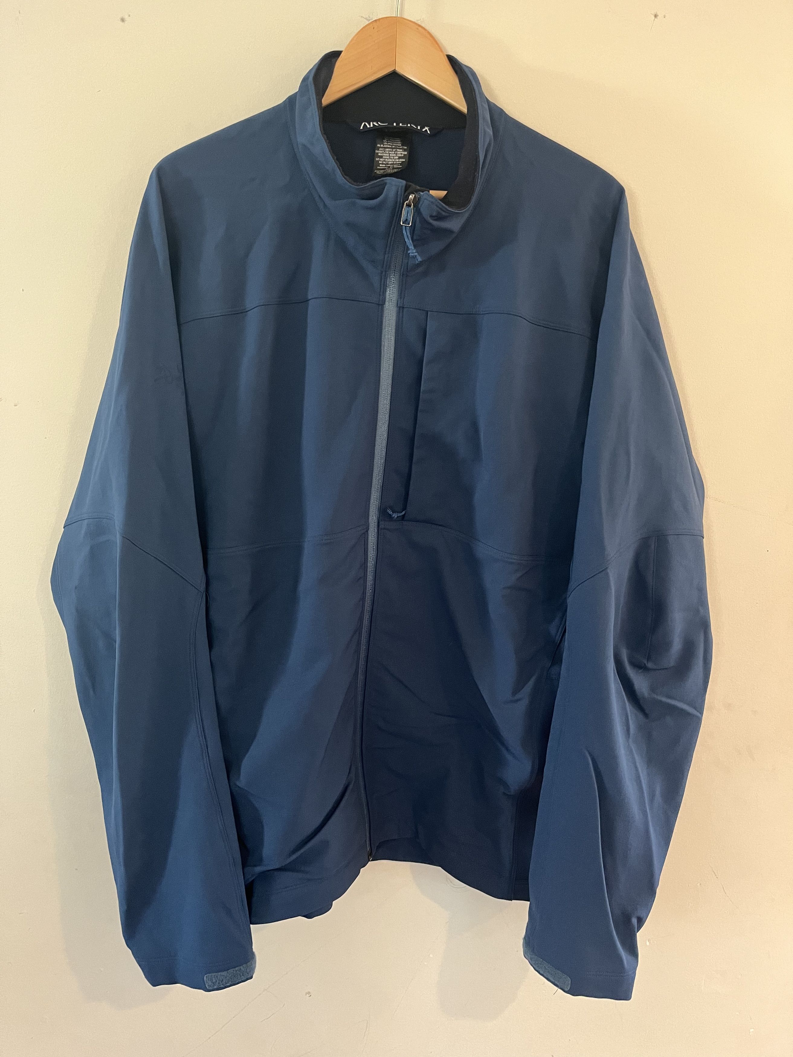 image of Arcteryx Arc'teryx 3-Season Jacket Ocean XL in Blue Ocean, Men's