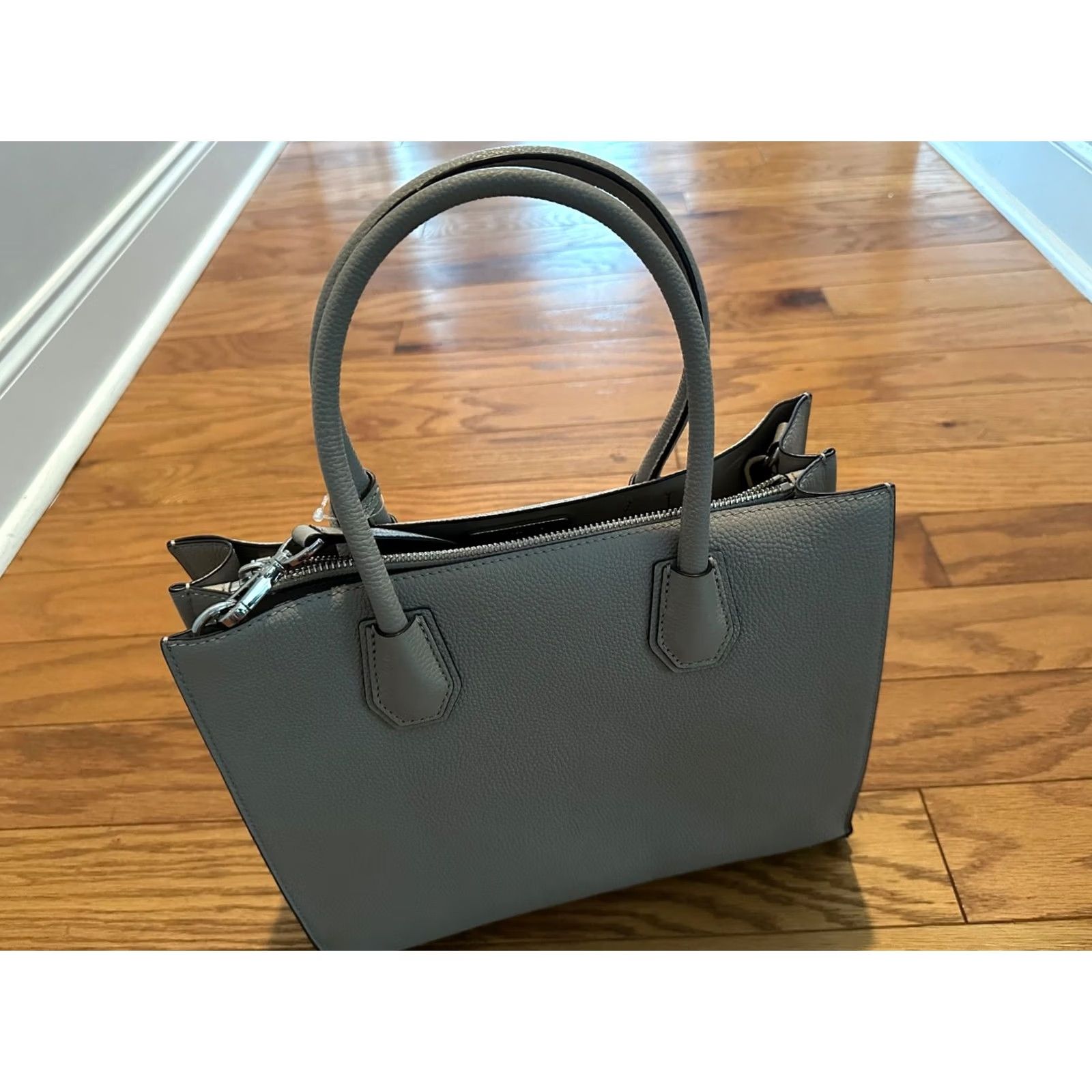 Michael Kors Michael Kors Mercer Pearl Gray Convertible Pebbled Leather Accordion Tote Bag Women Size ONE SIZE - 5 Thumbnail