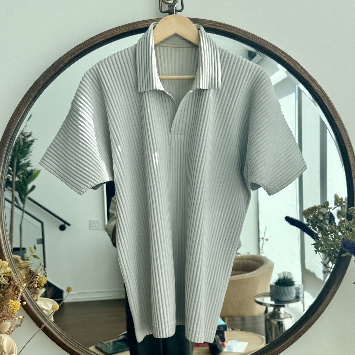Issey Miyake Issey Miyake pleated light grey polo Size US M / EU 48-50 / 2 - 1 Thumbnail