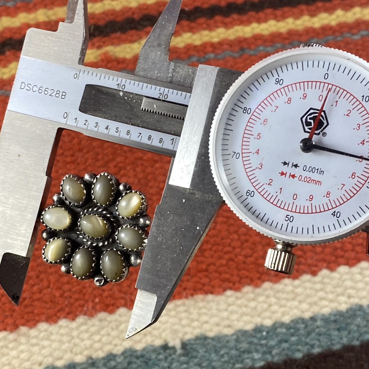 Kapital × Vintage Vtg Zuni Sterling Silver Mother of Pearl Cluster Ring Navajo Size ONE SIZE - 6 Thumbnail
