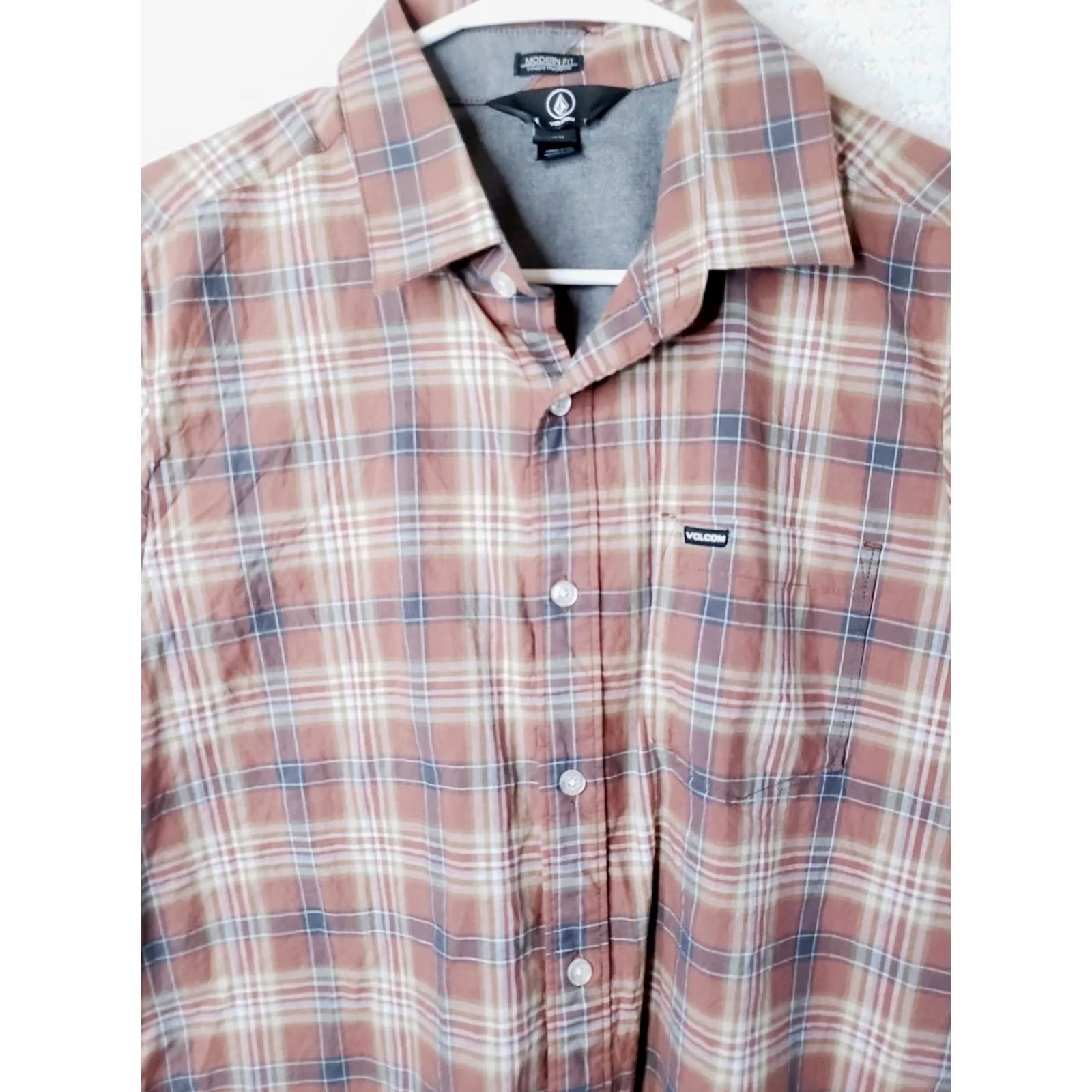 Volcom Volcom Short Sleeve Button Up Shirt Mens Medium Multicolor Plaid Modern Fit Cotton Size US M / EU 48-50 / 2 - 3 Thumbnail