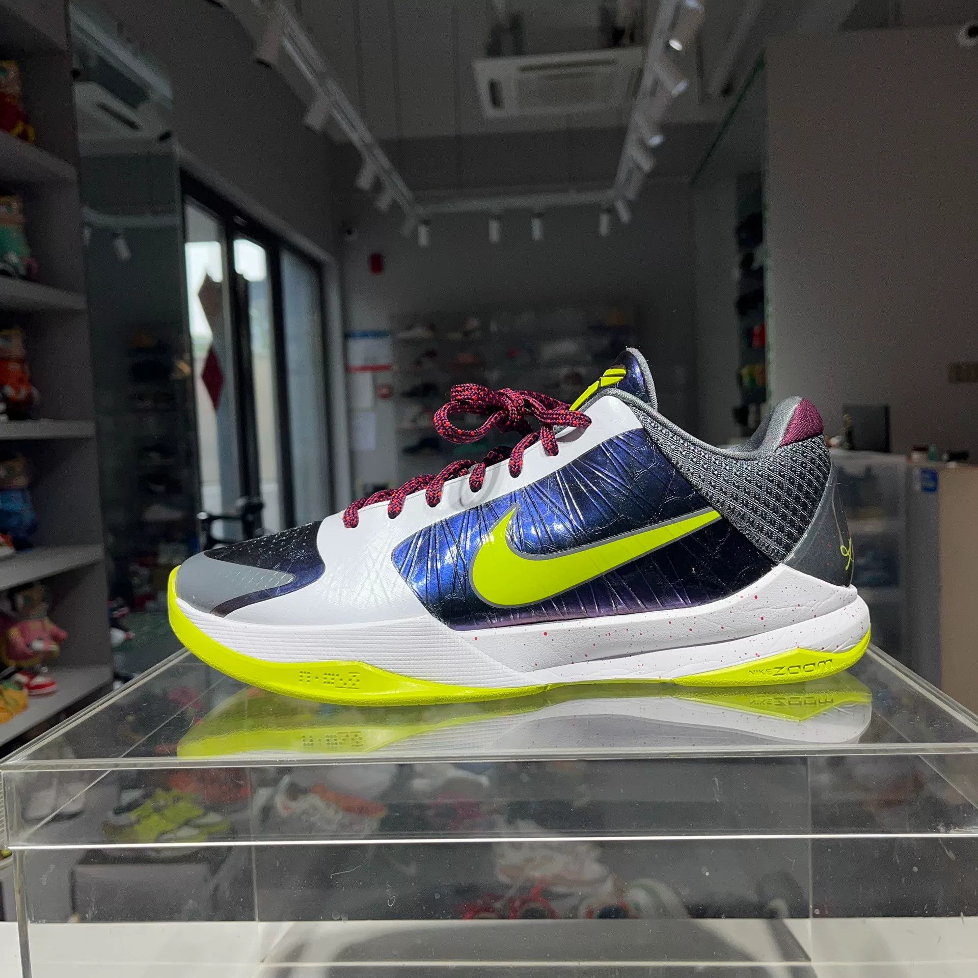 Nike Nike Lowtop Sneakers 12 Men Size US 12 / EU 45 - 1 Thumbnail