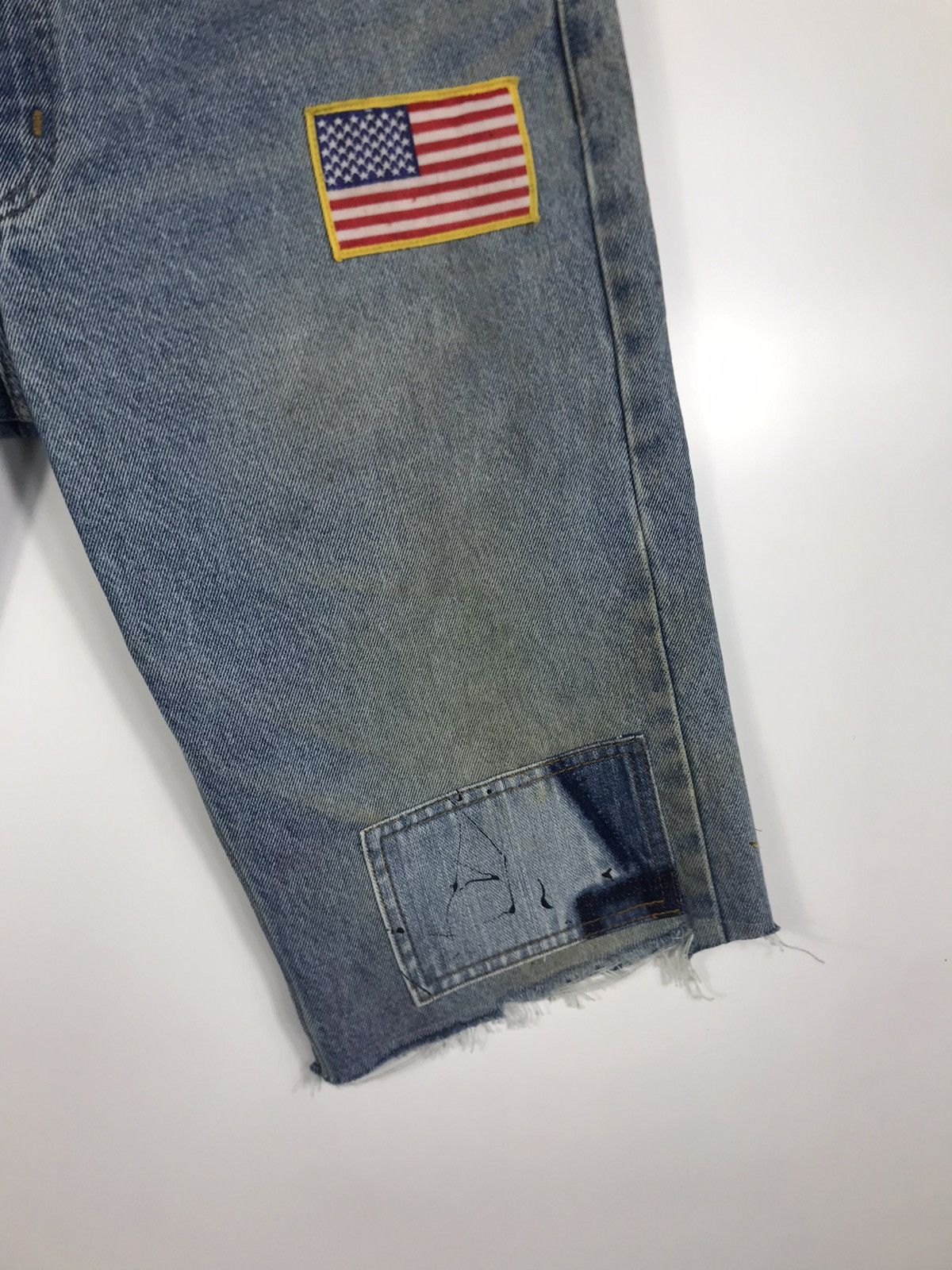 Carhartt ⚡️Light Wash Carhartt Pacthes Denim Jean Shorts 35X24 Size US 35 - 6 Thumbnail