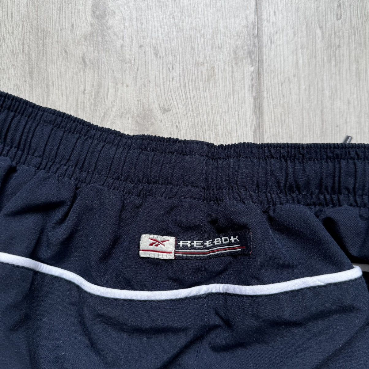 Reebok Vintag Reebok Long short Y2K loose fit Japanese logo Size US 34 / EU 50 - 10 Thumbnail
