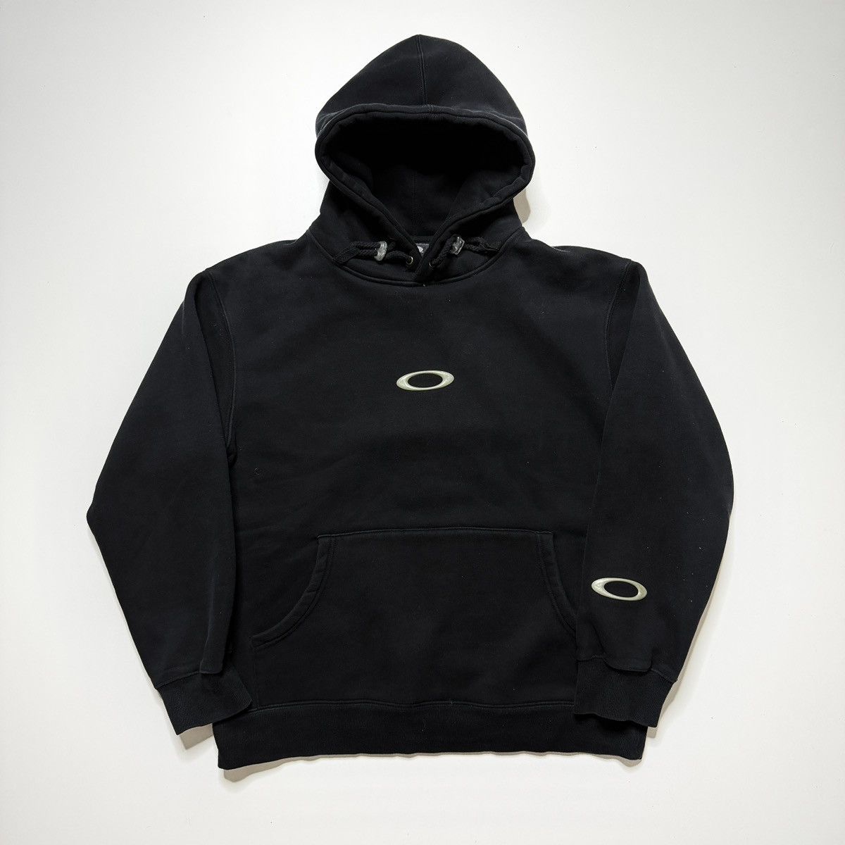 Oakley Vintage Oakley hoodie center logo | Grailed