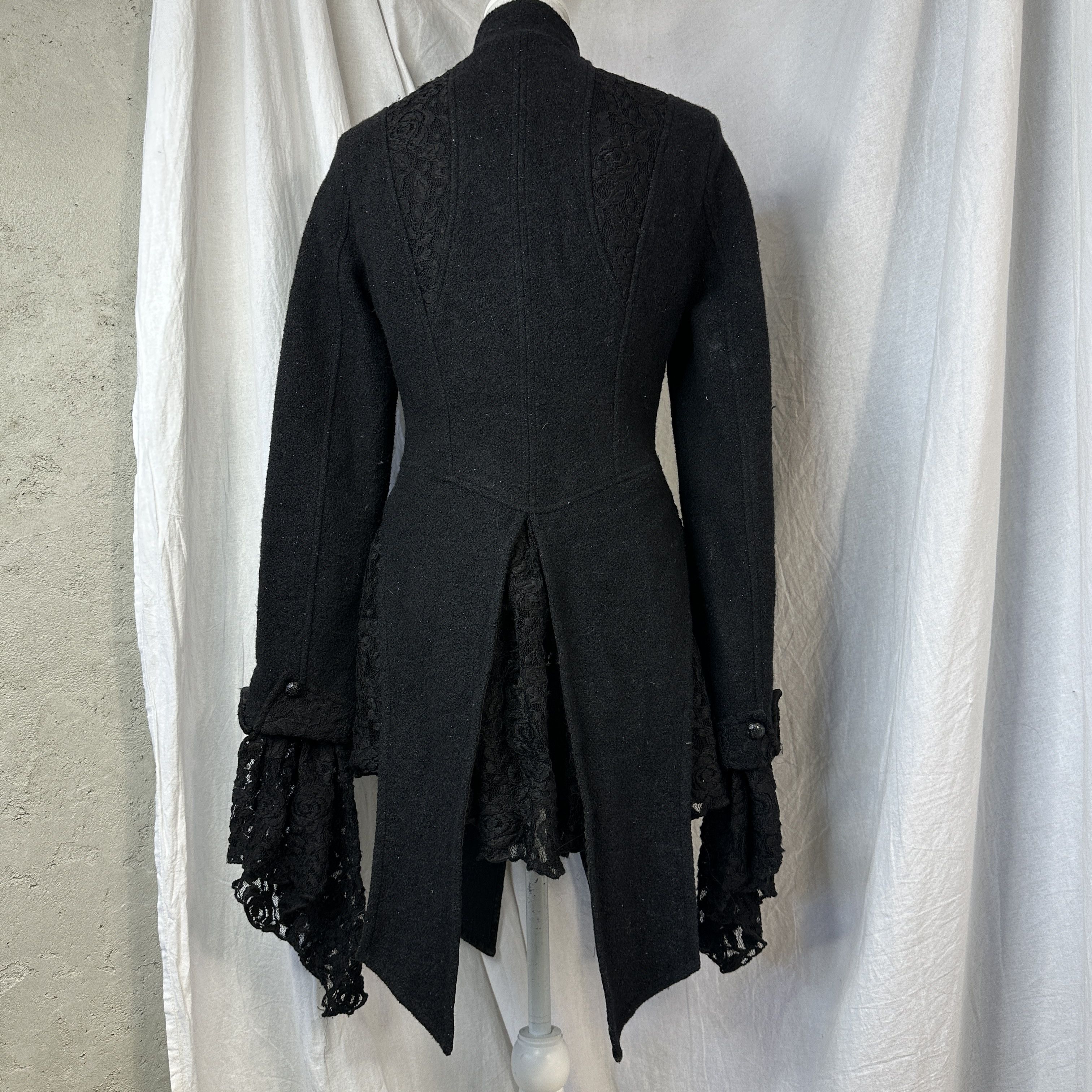 Vintage Avant Garde Vintage Y2K Archive Goth Cut Out Lace Coat Size M / US 6-8 / IT 42-44 - 7 Thumbnail
