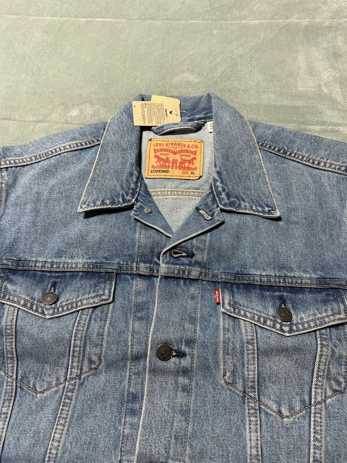 Levi's Levi’s Premium Denim Trucker Jacket Medium Wash - size XL Size US XL / EU 56 / 4 - 3 Thumbnail
