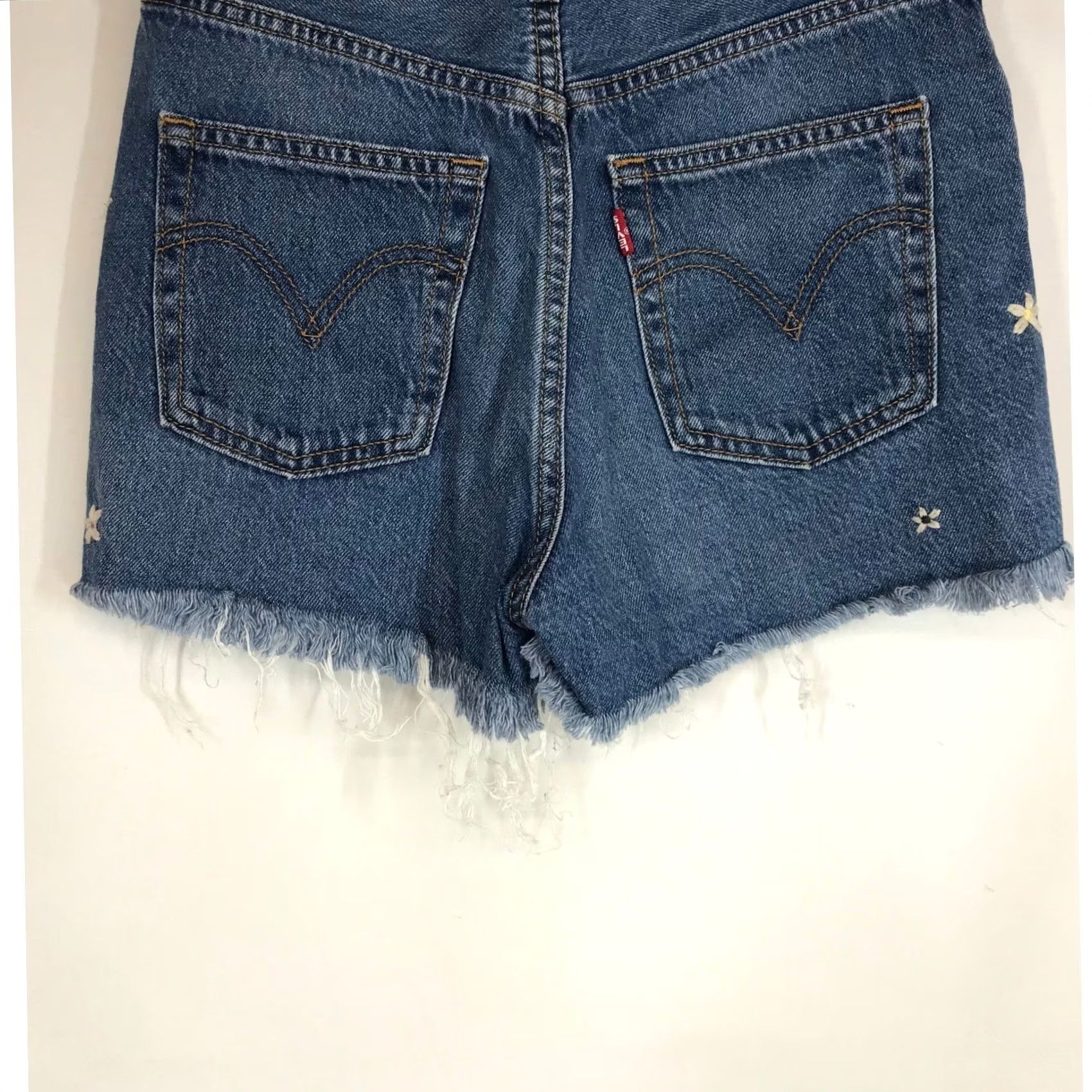 Levi's Levi's Ribcage Floral Embroidered Frayed Hem Blue Denim Shorts Women's Size 26 Size 26" / US 2 / IT 38 - 6 Thumbnail