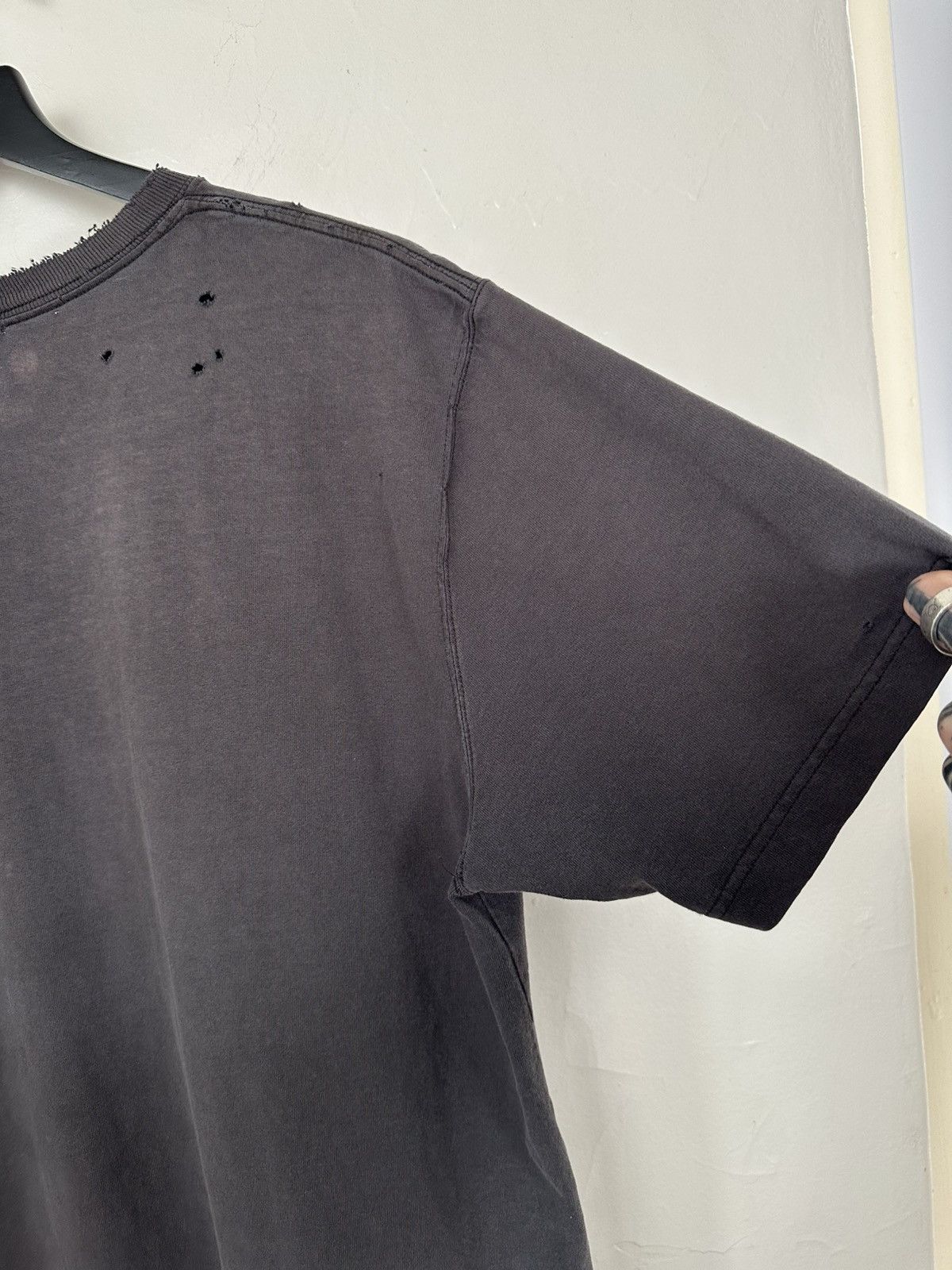 Carhartt (M) ABSOLUTELY BLASTED THRASHED Carhartt T Shirt Size US M / EU 48-50 / 2 - 12 Thumbnail