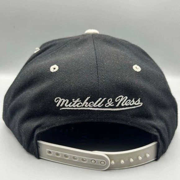Mitchell & Ness San Antonio Spurs Hat Men Big Logo Embroidered Snap Back Cap Size ONE SIZE - 3 Thumbnail