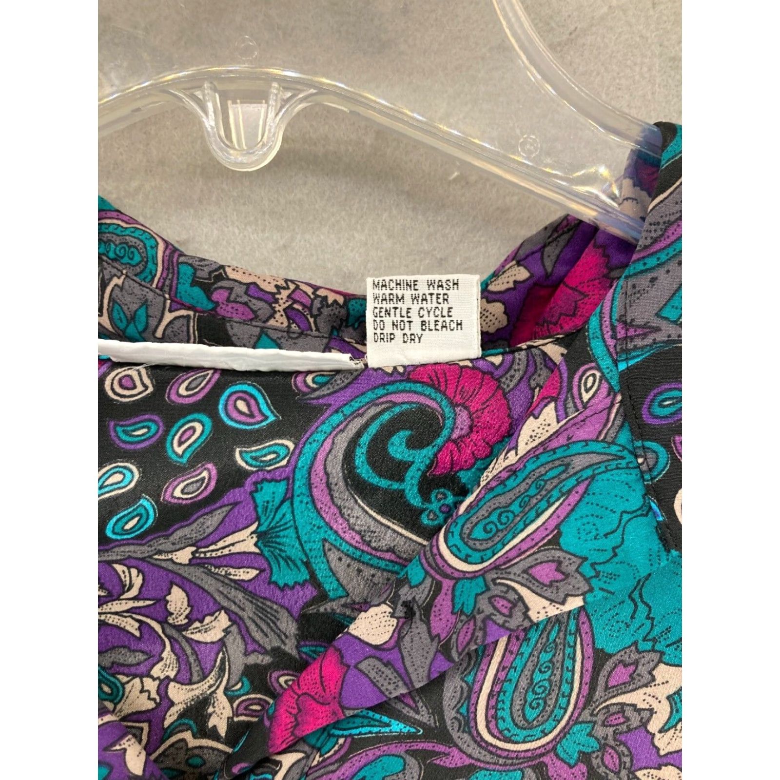 Vintage Alfred Dunner Womens Shirt 10 Vintage Purple Paisley Pullover Shoulder Pad Shirt Adult 10 Purple Paisley 80s 90s Womens Size L / US 10 / IT 46 - 6 Thumbnail