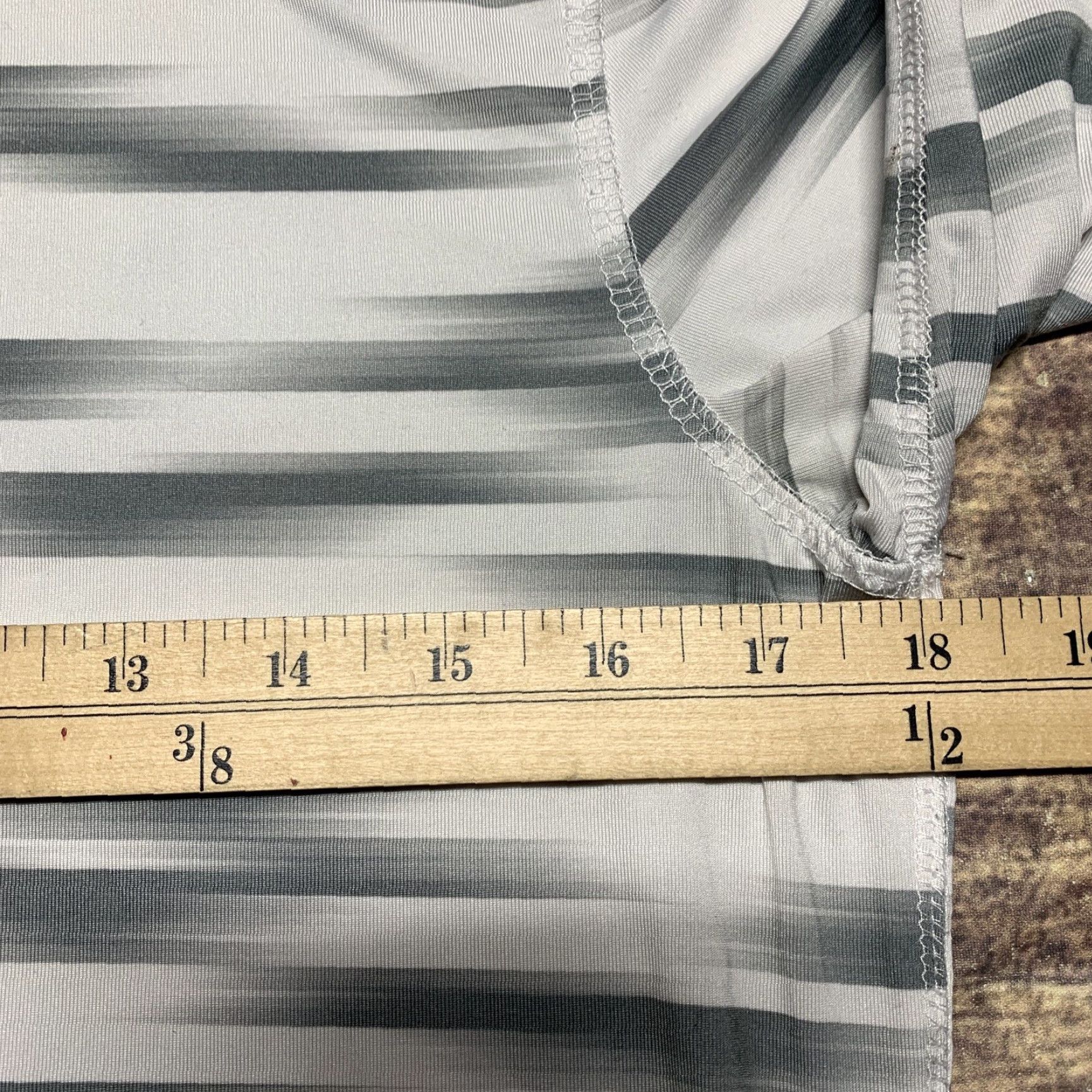 SKECHERS Skechers Pullover Sport Shirt Men’s Small White Gray Silver Athletic Shirt Long Sleeve Mens Size US S / EU 44-46 / 1 - 5 Thumbnail