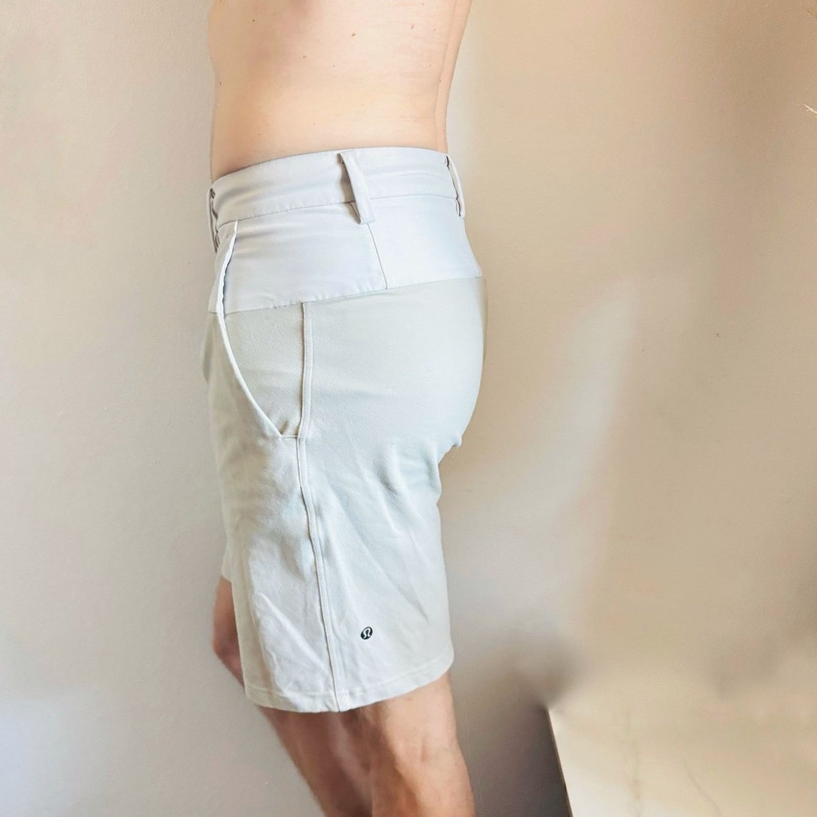 Lululemon LULULEMON Cream Tan Khaki Two Tone Casual Flat 10” Shorts 30 Size US 30 / EU 46 - 4 Thumbnail