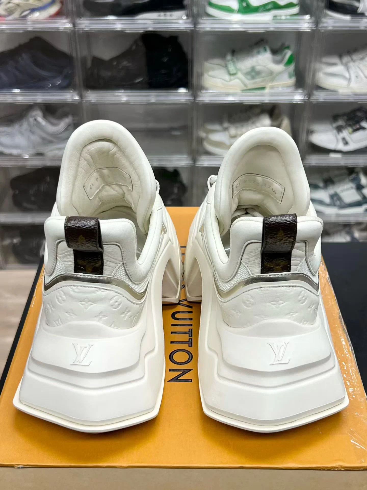 Louis Vuitton LV Archlight Platform Cream 37.5 like new Size US 6.5 / IT 36.5 - 7 Thumbnail