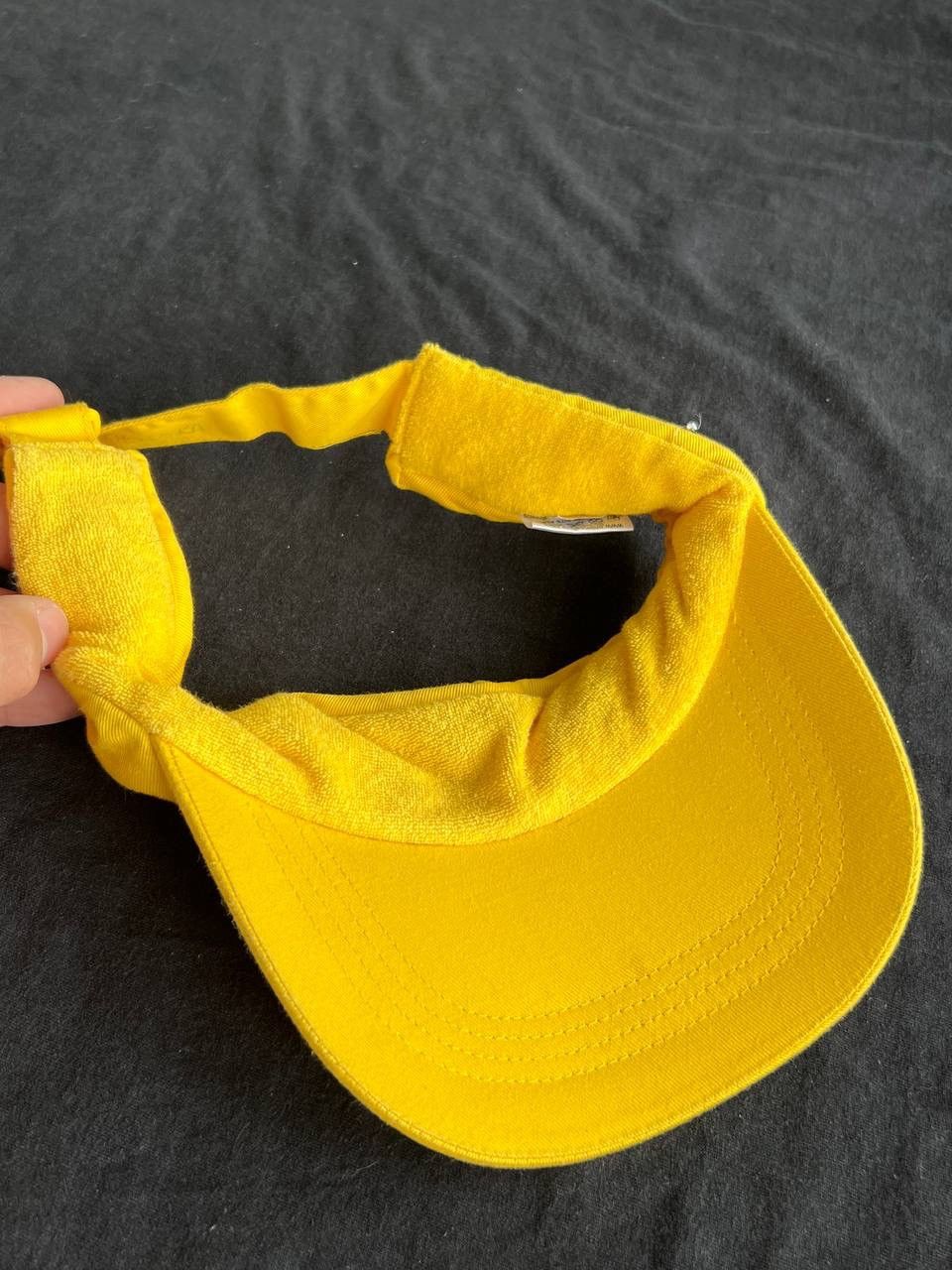 Camel × Vintage Vintage Camel Team Lotus F1 Racing hat visor cap Yellow Y2K Size ONE SIZE - 4 Thumbnail