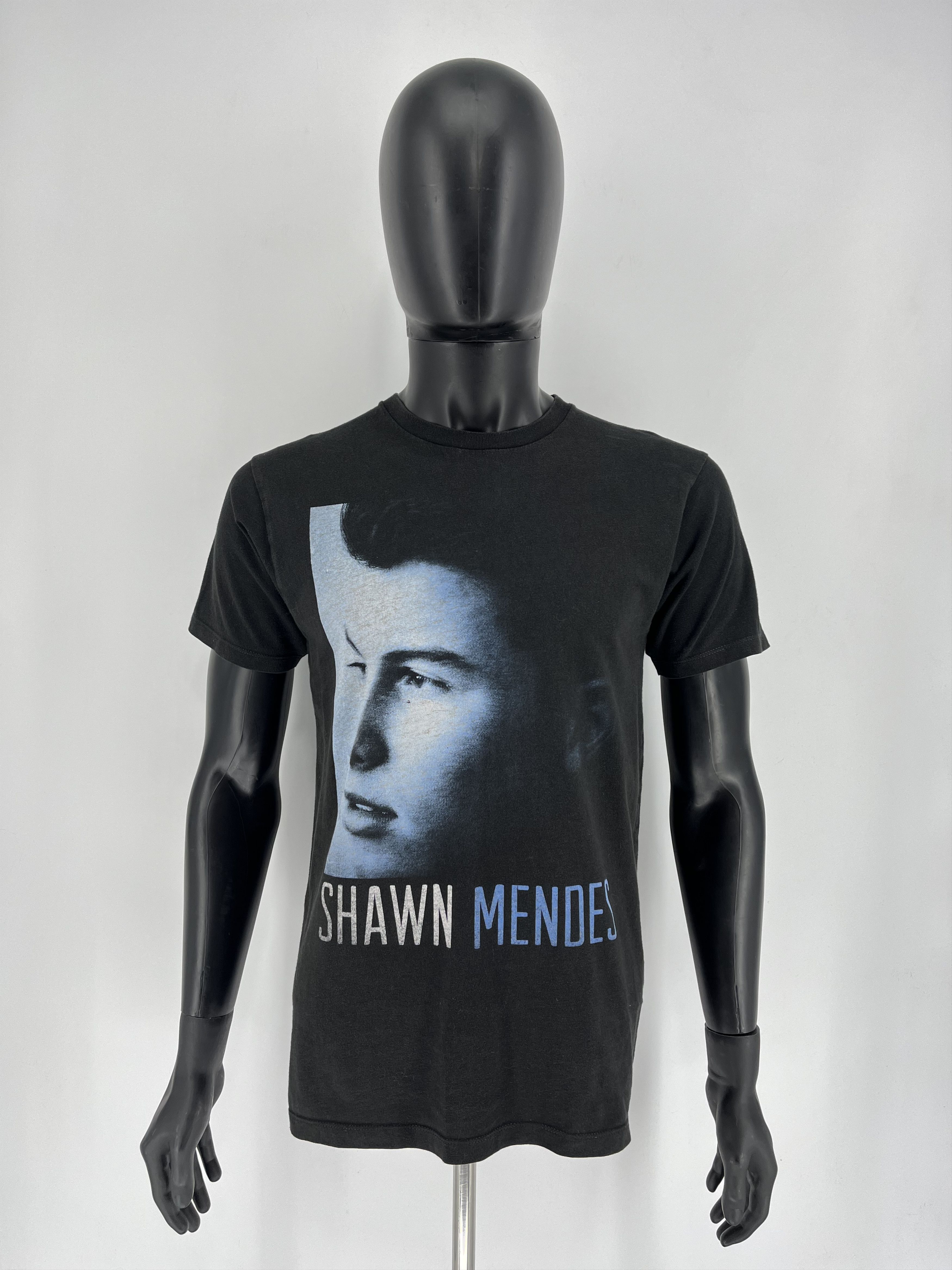 Band Tees × Vintage Vintage Shawn Mendes Big Logo Illuminate World Tour Tee Size US M / EU 48-50 / 2 - 2 Thumbnail