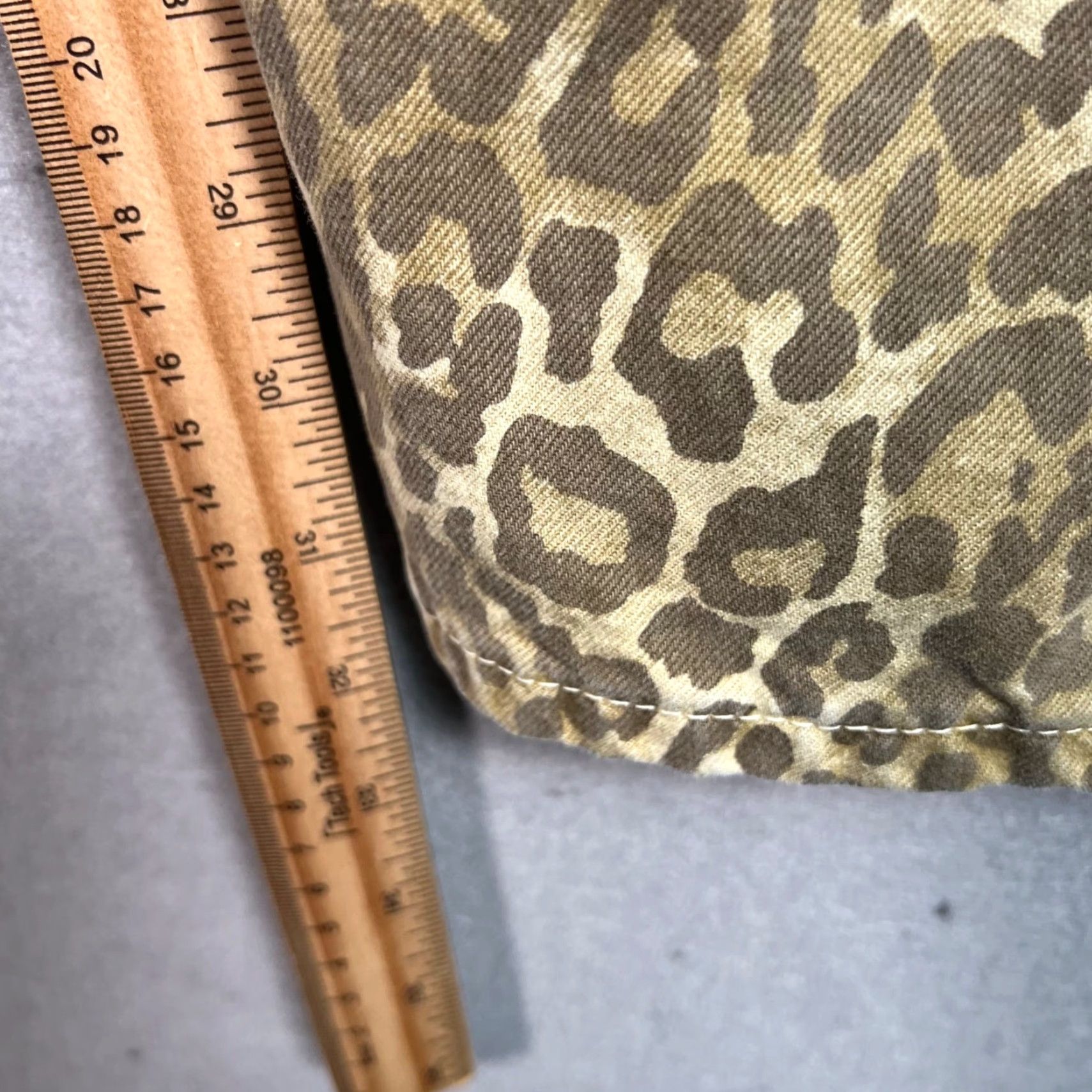 Zara Zara Jeans Leopard Print Mid Waist Denim Straight Leg 2 Beige Cotton Inseam 32" Regular Rise Mid Womens Size 26" / US 2 / IT 38 - 7 Thumbnail