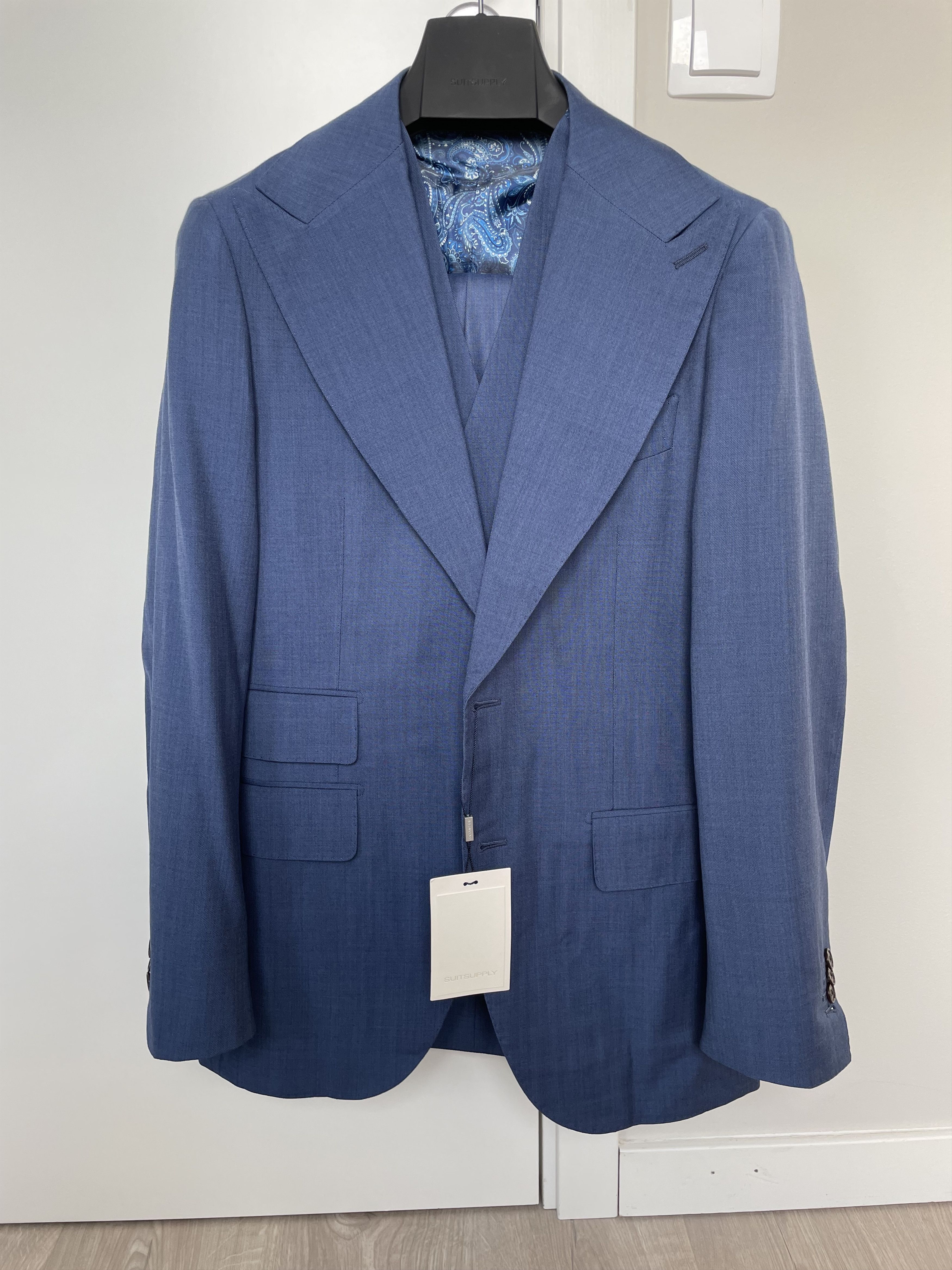 Suitsupply NWT Suitsupply mid blue super 150 3 pc suit, size 36R\EU46 Size 36R - 1 Thumbnail