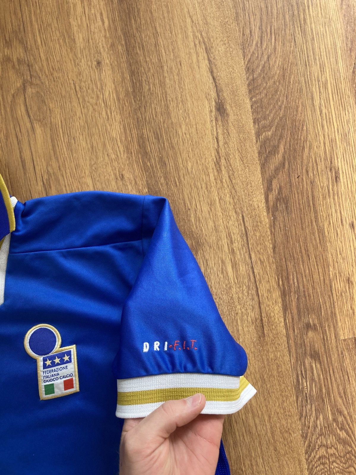 Vintage Vintage 1996 Nike italy soccer football jersey M y2k 90s Size US M / EU 48-50 / 2 - 8 Thumbnail