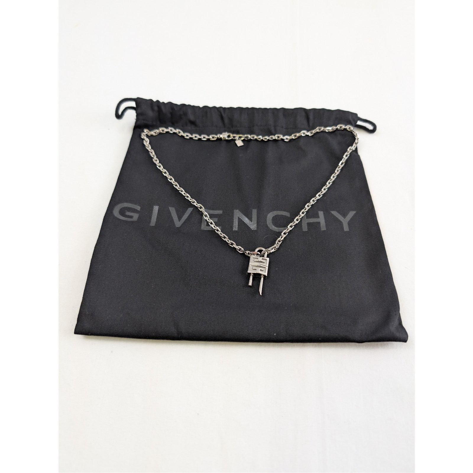 Givenchy o1rshd1 Size: OS / Lock Necklace in Silver Size ONE SIZE - 12 Thumbnail