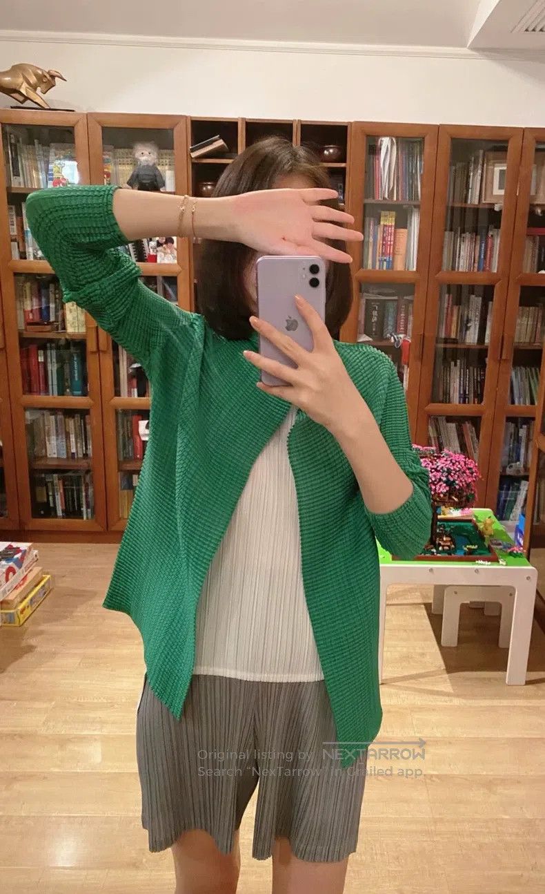 Issey Miyake Issey Miyake Green Top Size M / US 6-8 / IT 42-44 - 2 Thumbnail