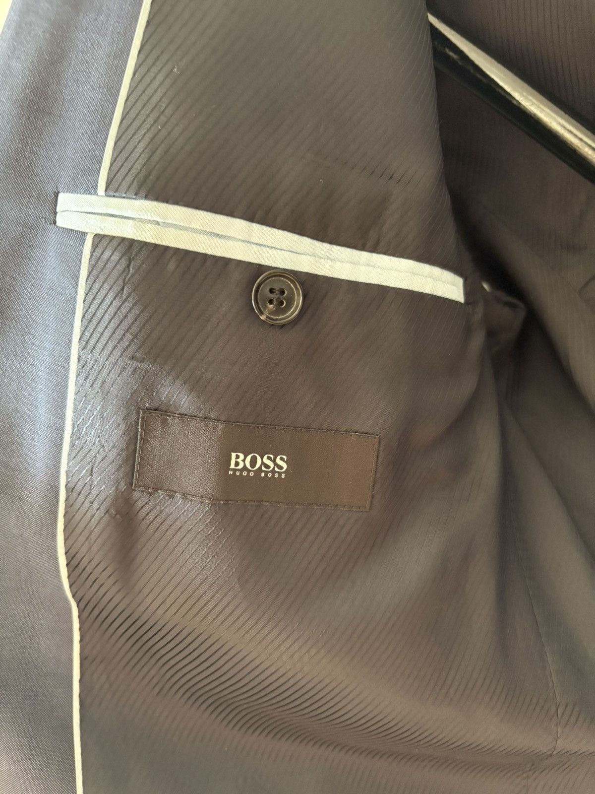 Designer × Hugo Boss Stylish Men’s Hugo Boss Suit – 100% Virgin Wool Size 50L - 9 Thumbnail