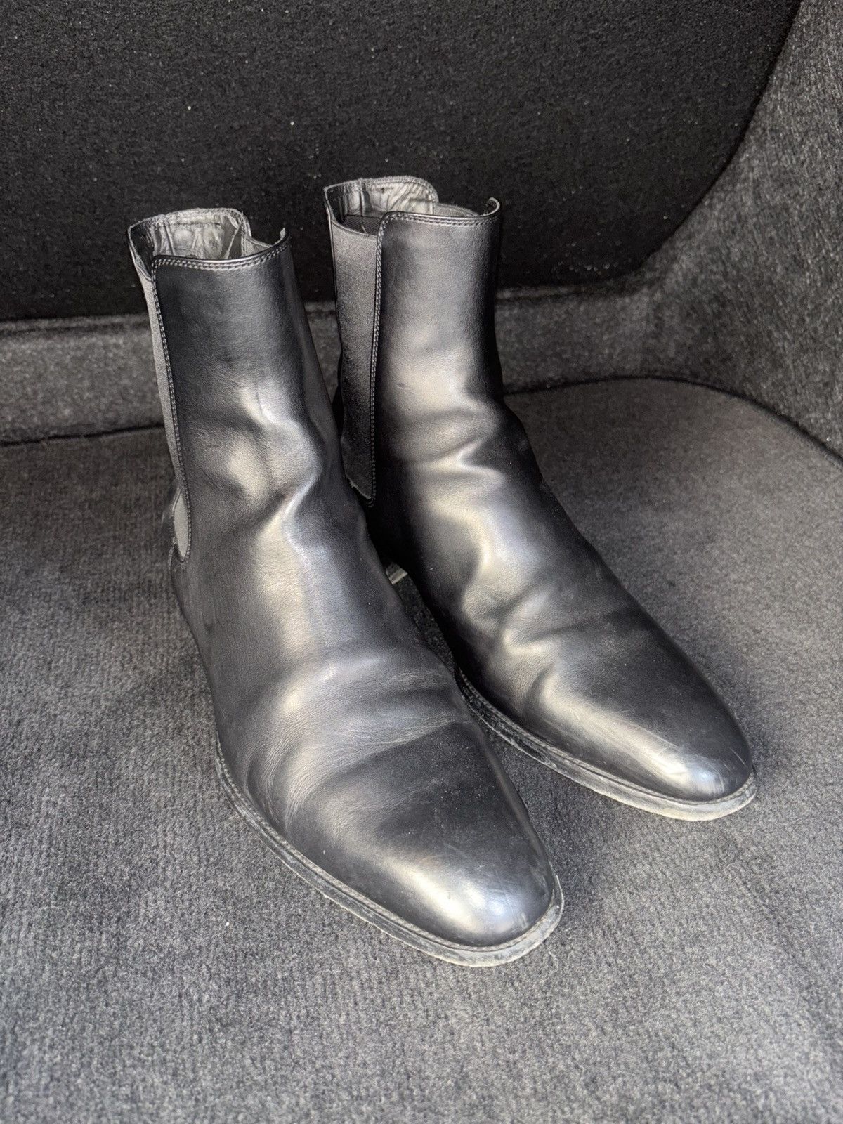 Yves Saint Laurent YVES SAINT LAURENT CHELSEA BLACK 41 1/2 Size US 9.5 / EU 42-43 - 1 Thumbnail
