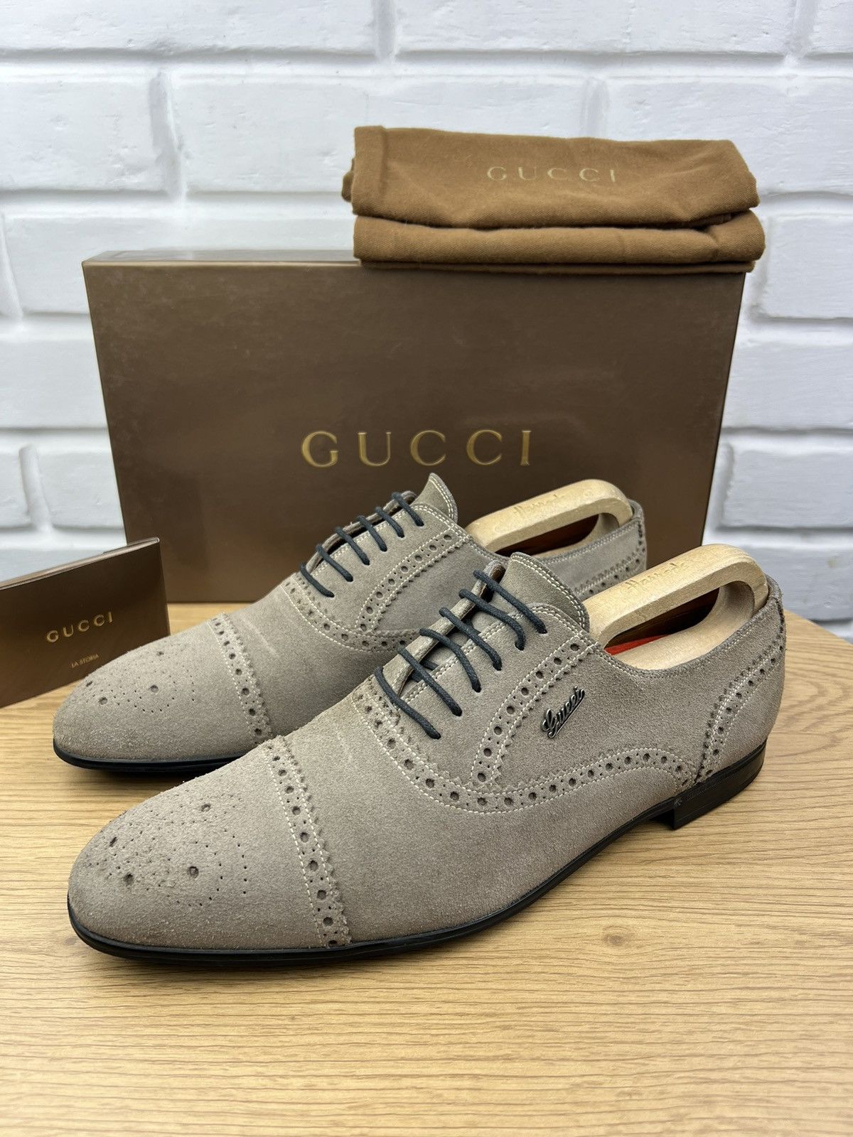 Gucci GUCCI Oxfords Suede Shoes Wingtip Lace Up Metal Logo Beige Size US 9.5 / EU 42-43 - 1 Thumbnail