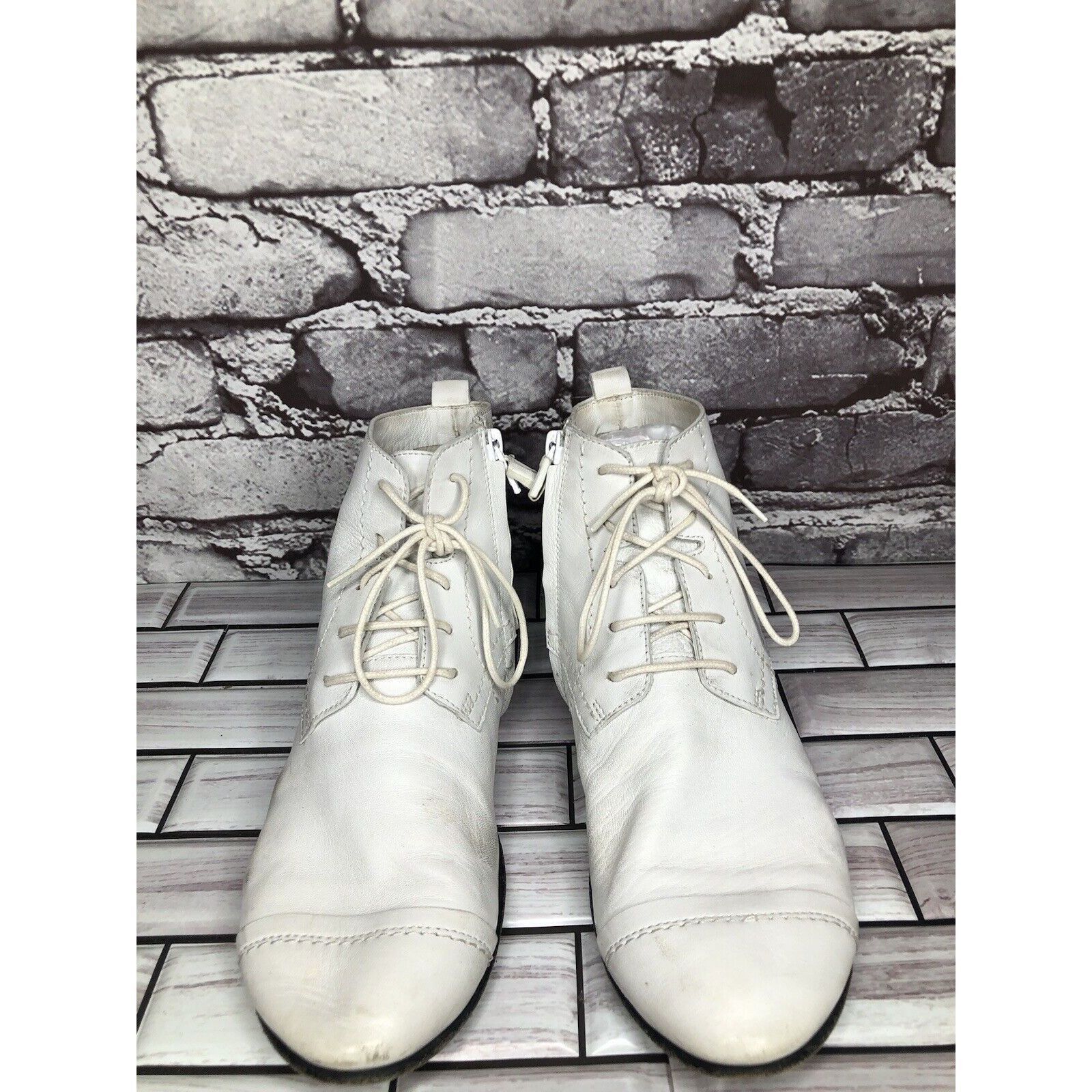 Costume National Costume National White Leather Side Zip Lace Up Ankle Boots Size US 6.5 / IT 36.5 - 18 Thumbnail