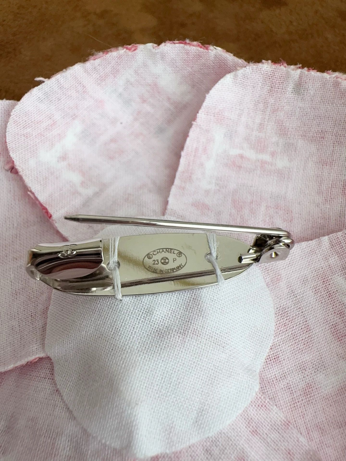 Chanel Chanel Pink Camelia Brooch Unused With Box Size ONE SIZE - 7 Thumbnail