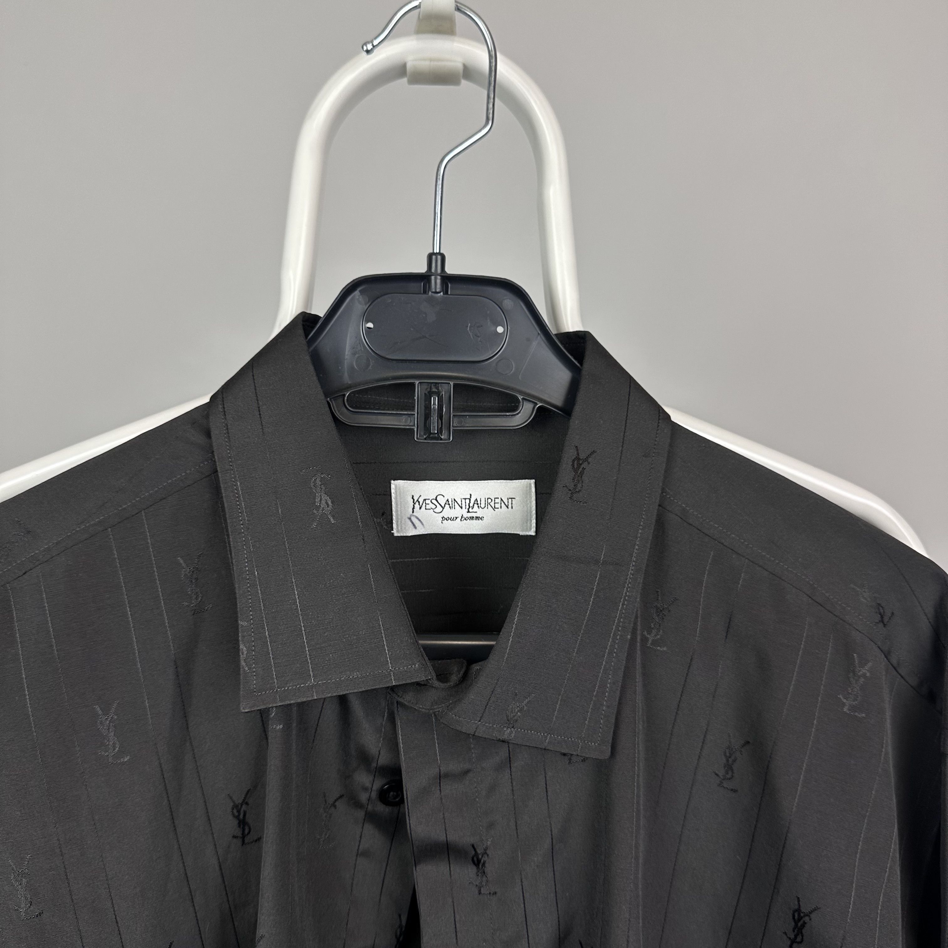 Yves Saint Laurent Yves Saint Laurent shirt monogram logo L black Size US L / EU 52-54 / 3 - 8 Thumbnail