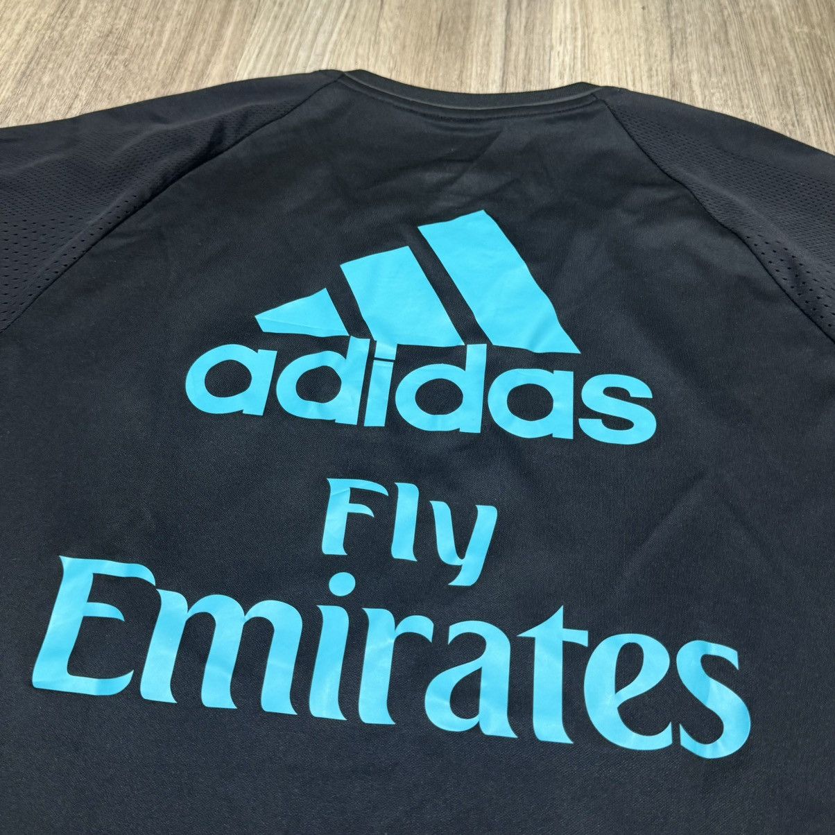 Adidas Real Madrid 17/18 training shirt Size US M / EU 48-50 / 2 - 6 Thumbnail